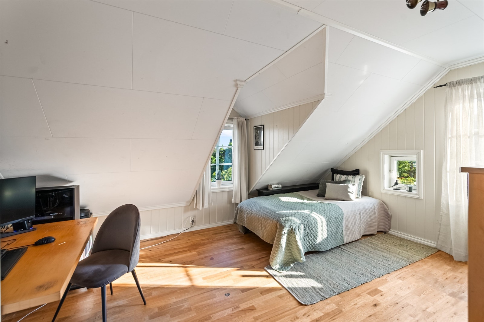 Soverom nummer fem. Her er det rikelig med plass til storfamilien. Galleribilde