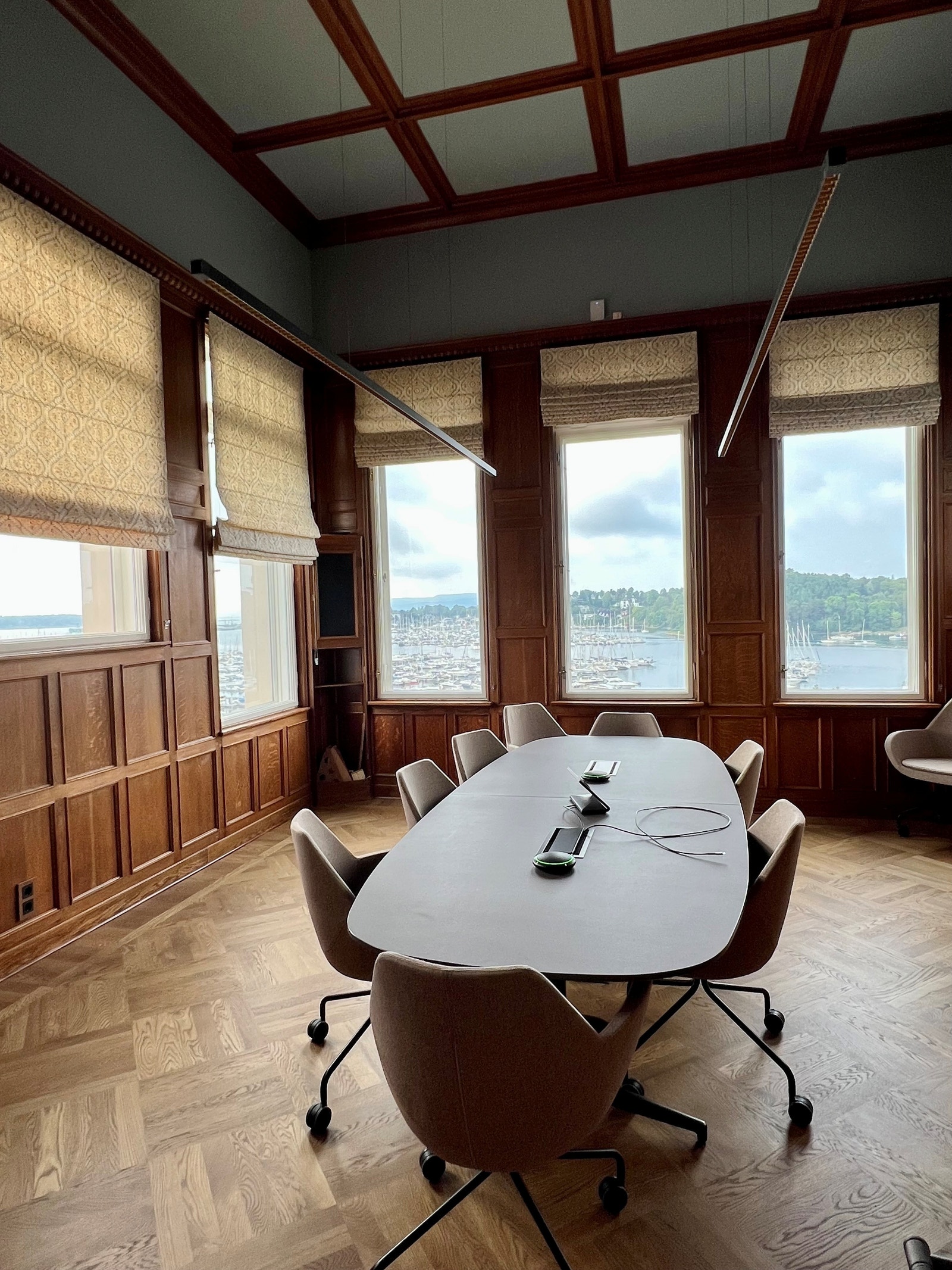 Møterom i hovedhus Galleribilde