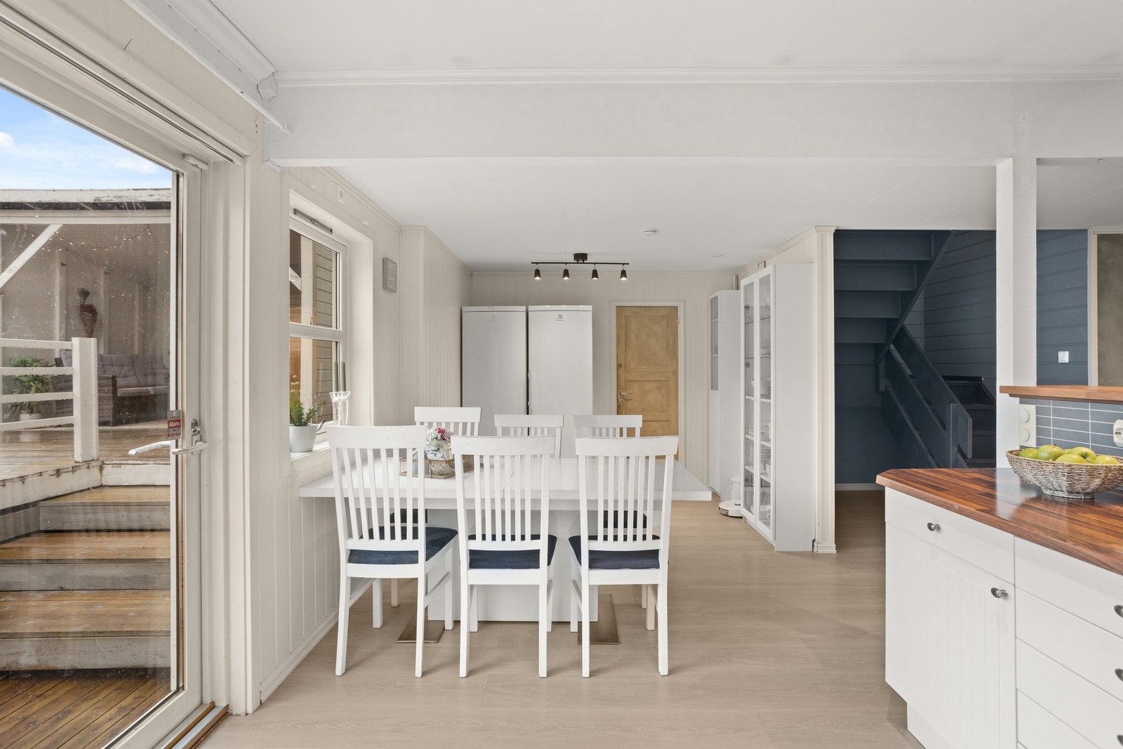 Det er god plass til spisebord på kjøkkenet også. Galleribilde