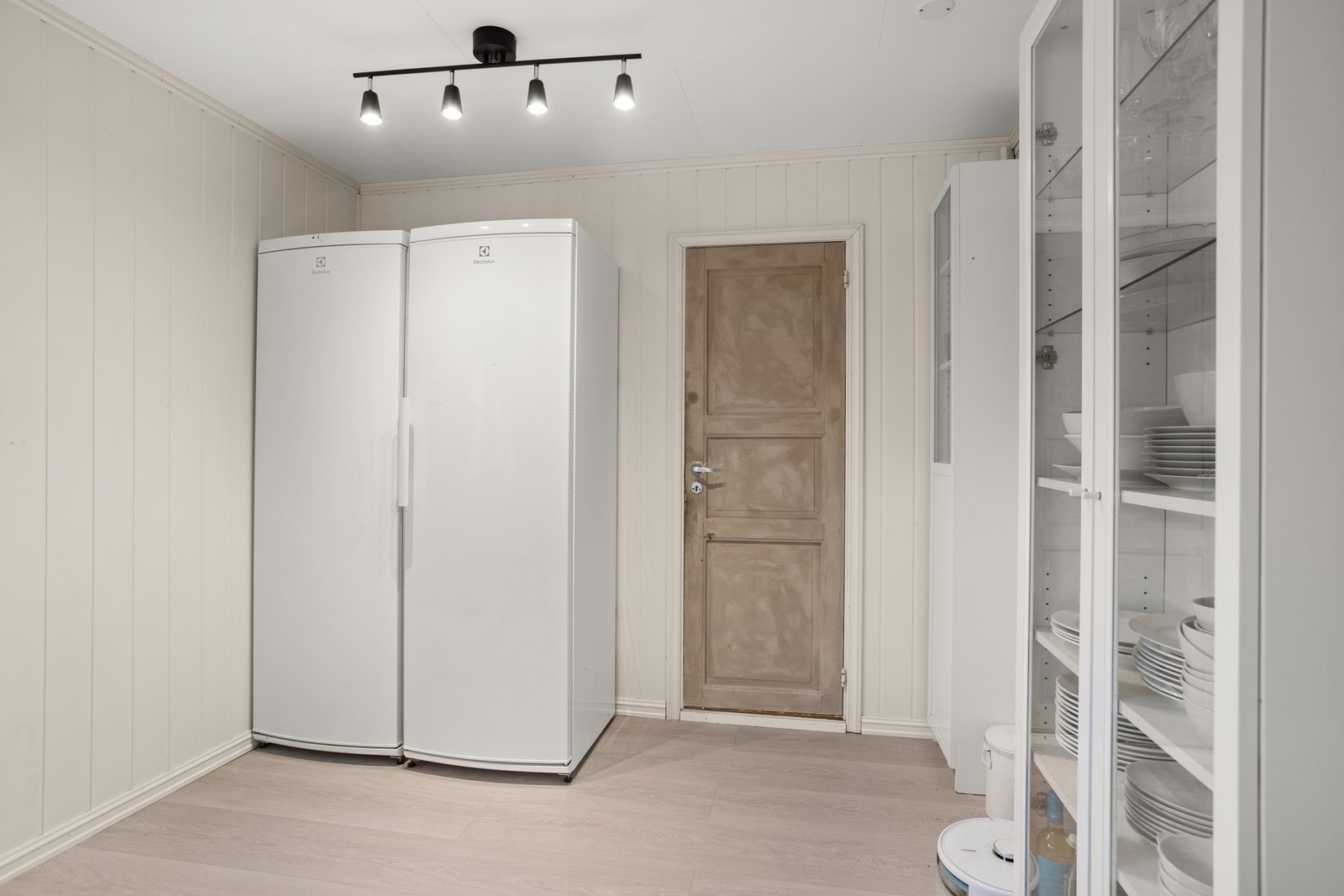 Det er også avsatt plass for kjøleskap og fryser Galleribilde