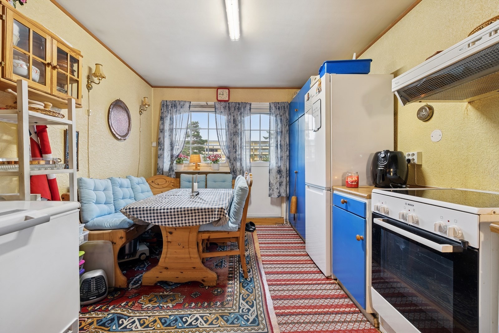 Det er direkte adkomst til balkong fra kjøkkenet. Galleribilde