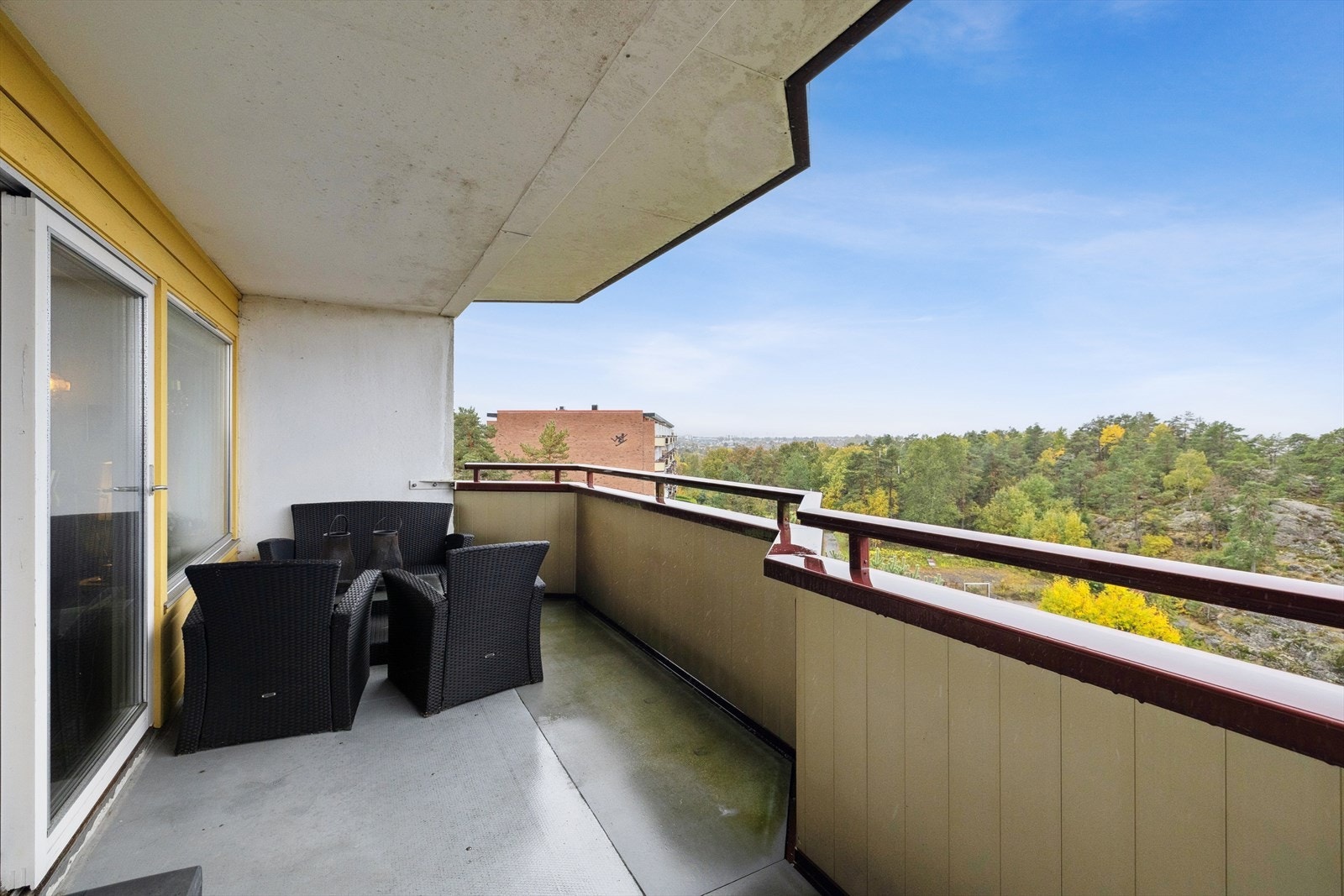 Solrik balkong. Galleribilde