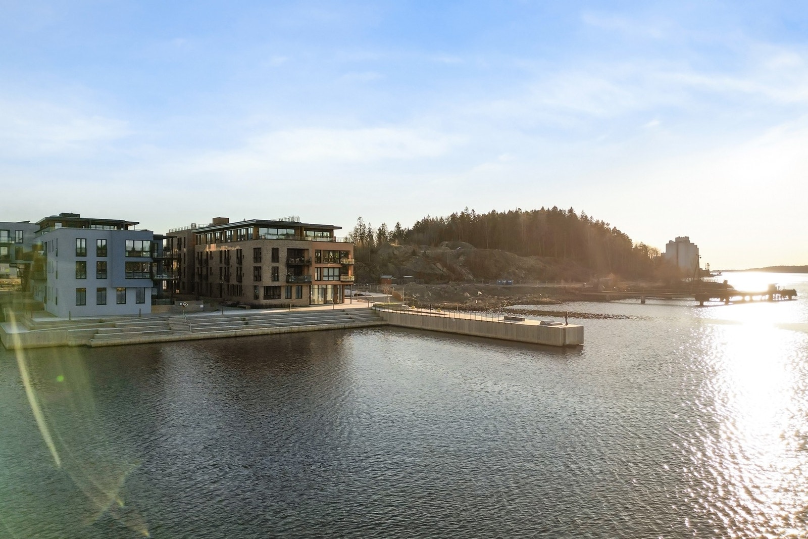 I Kulpeveien vil du ha et gjennomført bomiljø hvor natur, sjø og moderne arkitektur smelter sammen på en helt egen måte Galleribilde