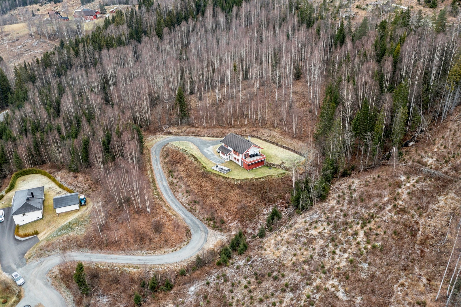 Velkommen til Sørbygde. Høyt og frittliggende enebolig med fantastiske solforhold og utsikt, Galleribilde