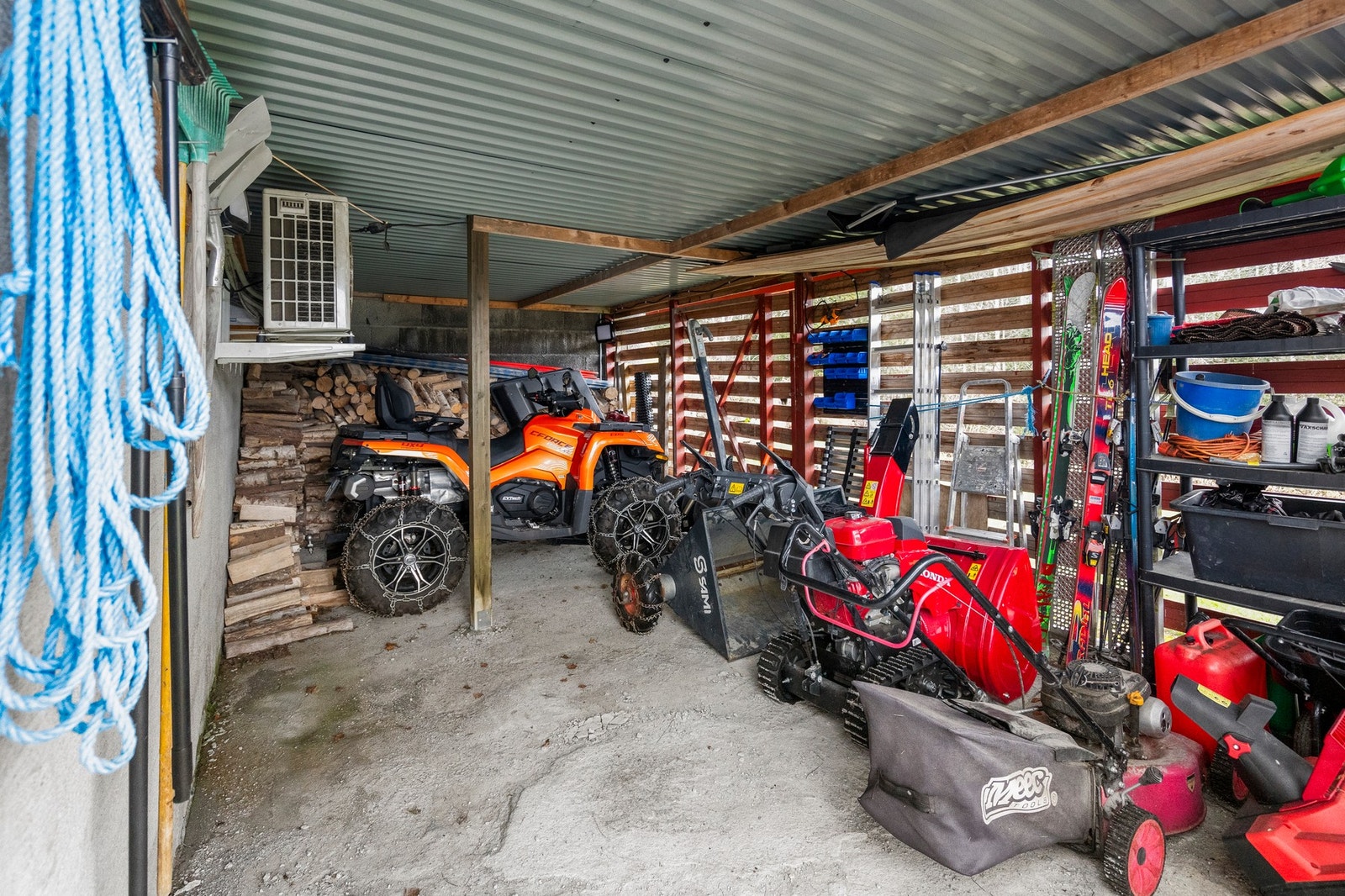 Lagringsbod under terrassen Galleribilde