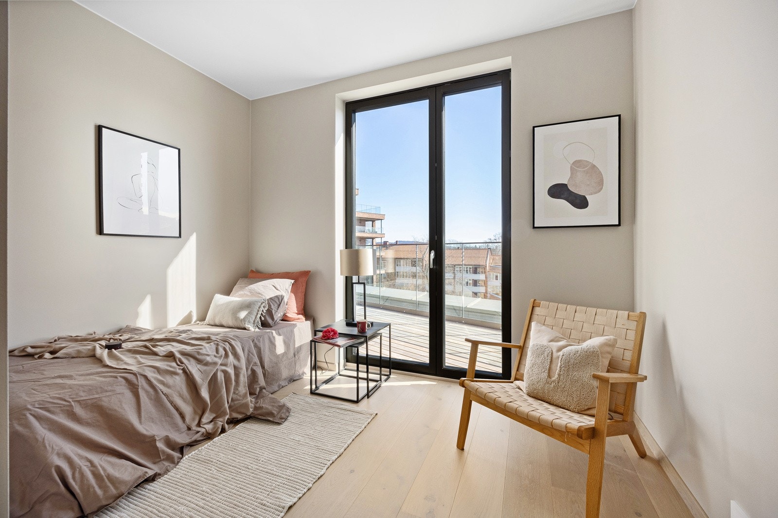 Soverommene får rikelig med dagslys og ligger plassert mot indre tun. Galleribilde