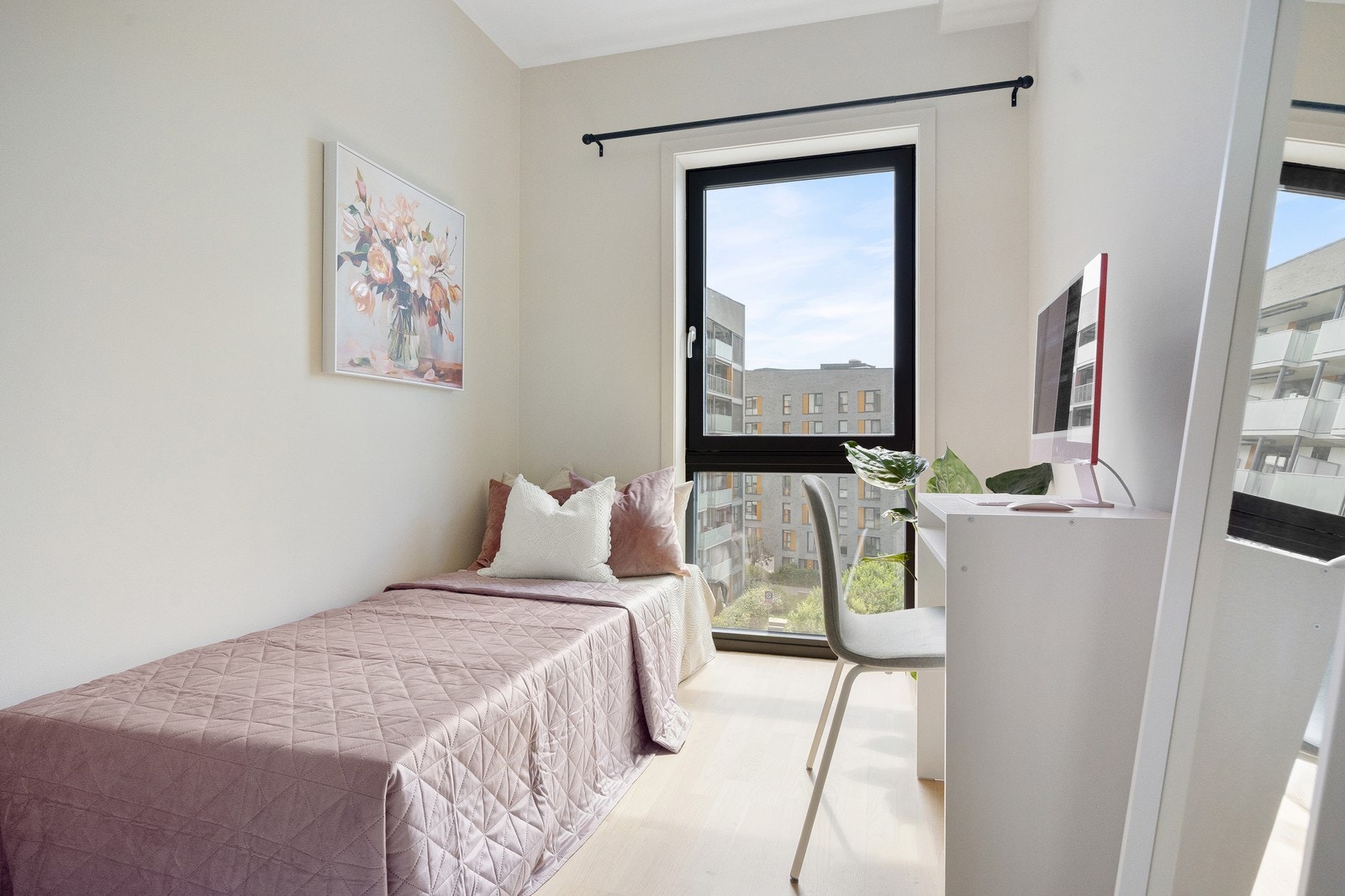 Soverom 2 har plass til dobbeltseng. Galleribilde