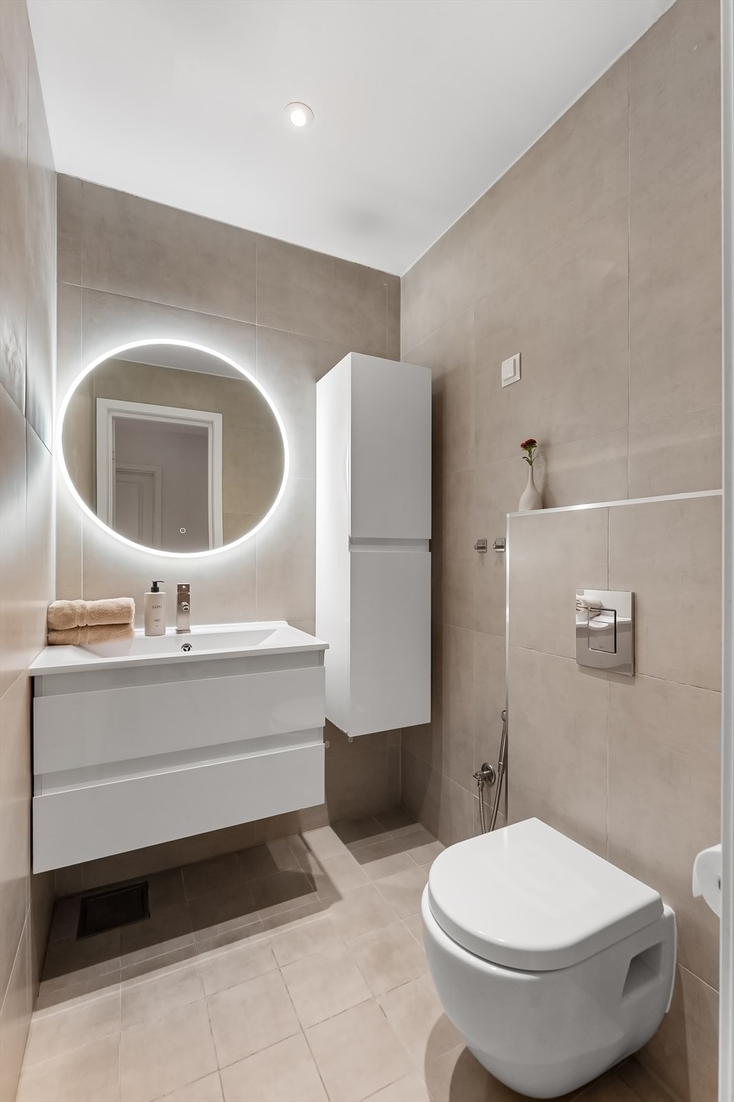 Praktisk toalettrom i 1. etasje. Galleribilde