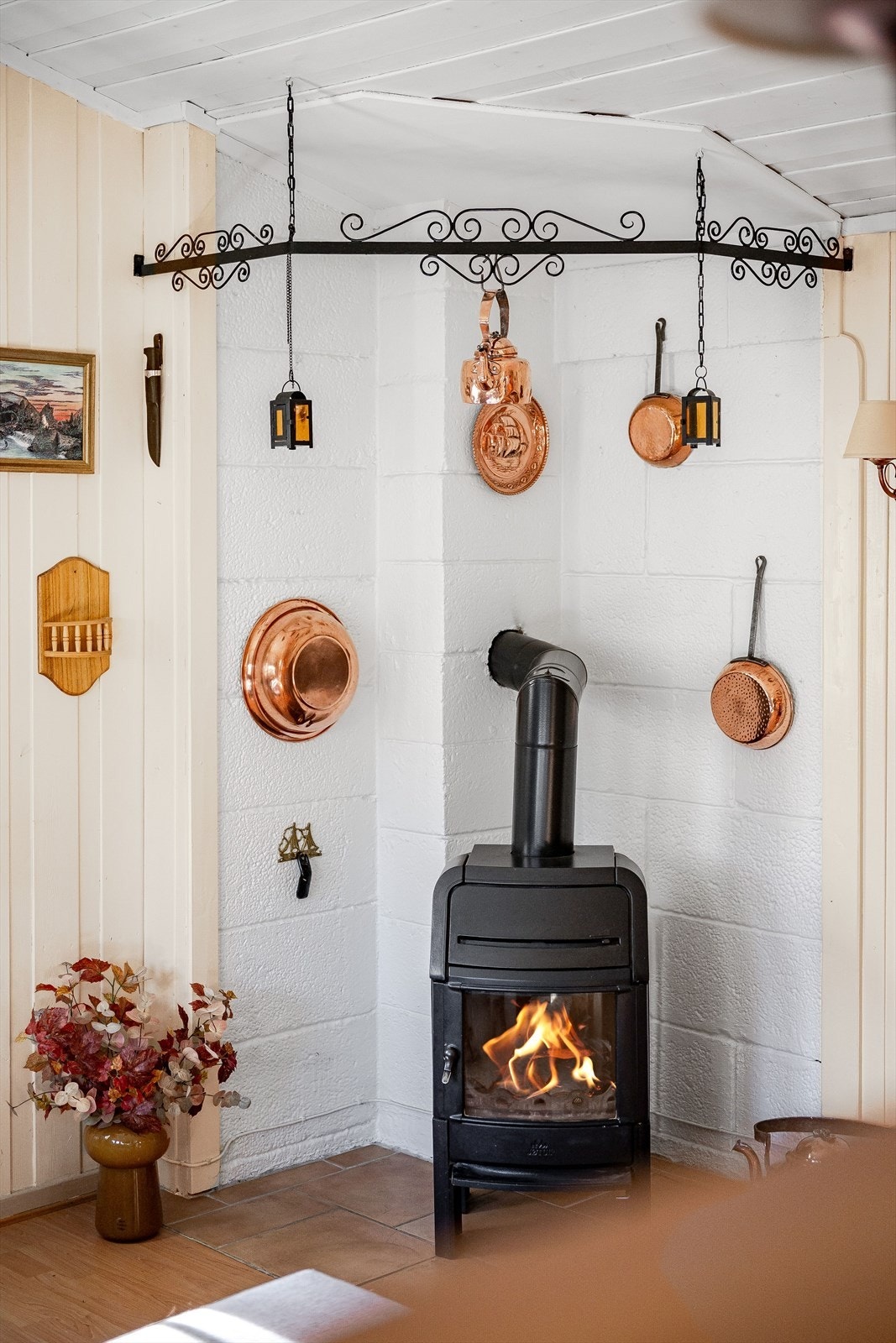 Peisovnen gir både god varme og bidrar til ekstra hygge. Galleribilde