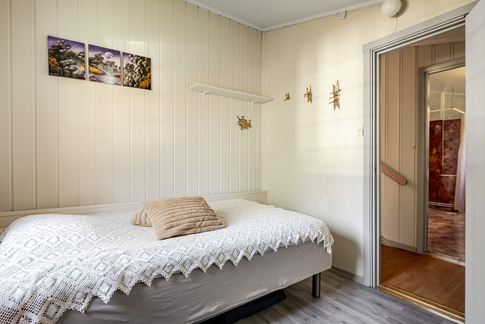 Soverommet er praktisk plassert like ved baderommet. Galleribilde