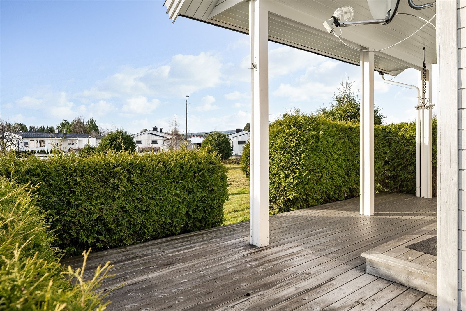 Terrassen har et areal på ca. 29m² og plass til sittegruppe etter eget ønske. Galleribilde