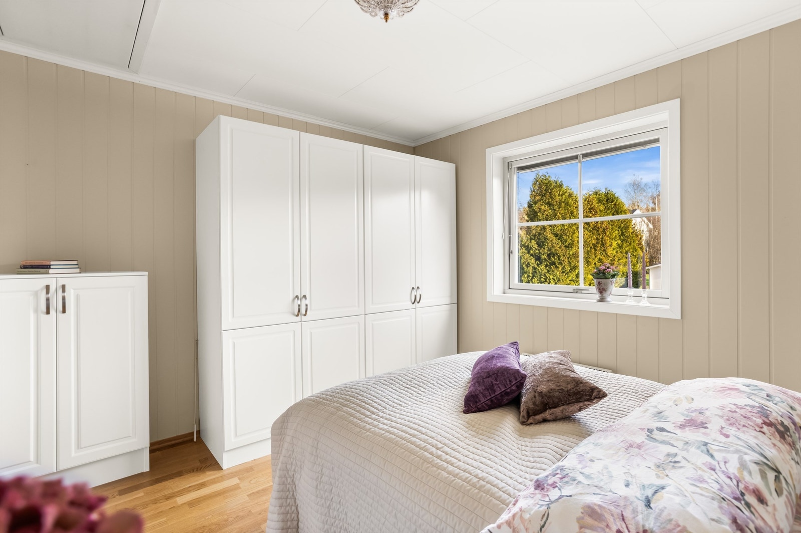 Lagringsloft med adkomst fra soverommet. Galleribilde