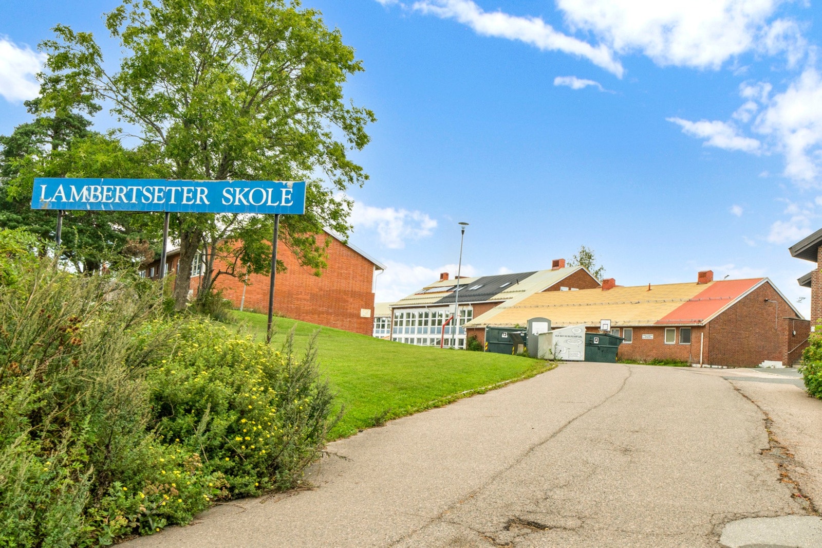 Lambertseter skole er bare noen hundre meter fra leiligheten. Galleribilde