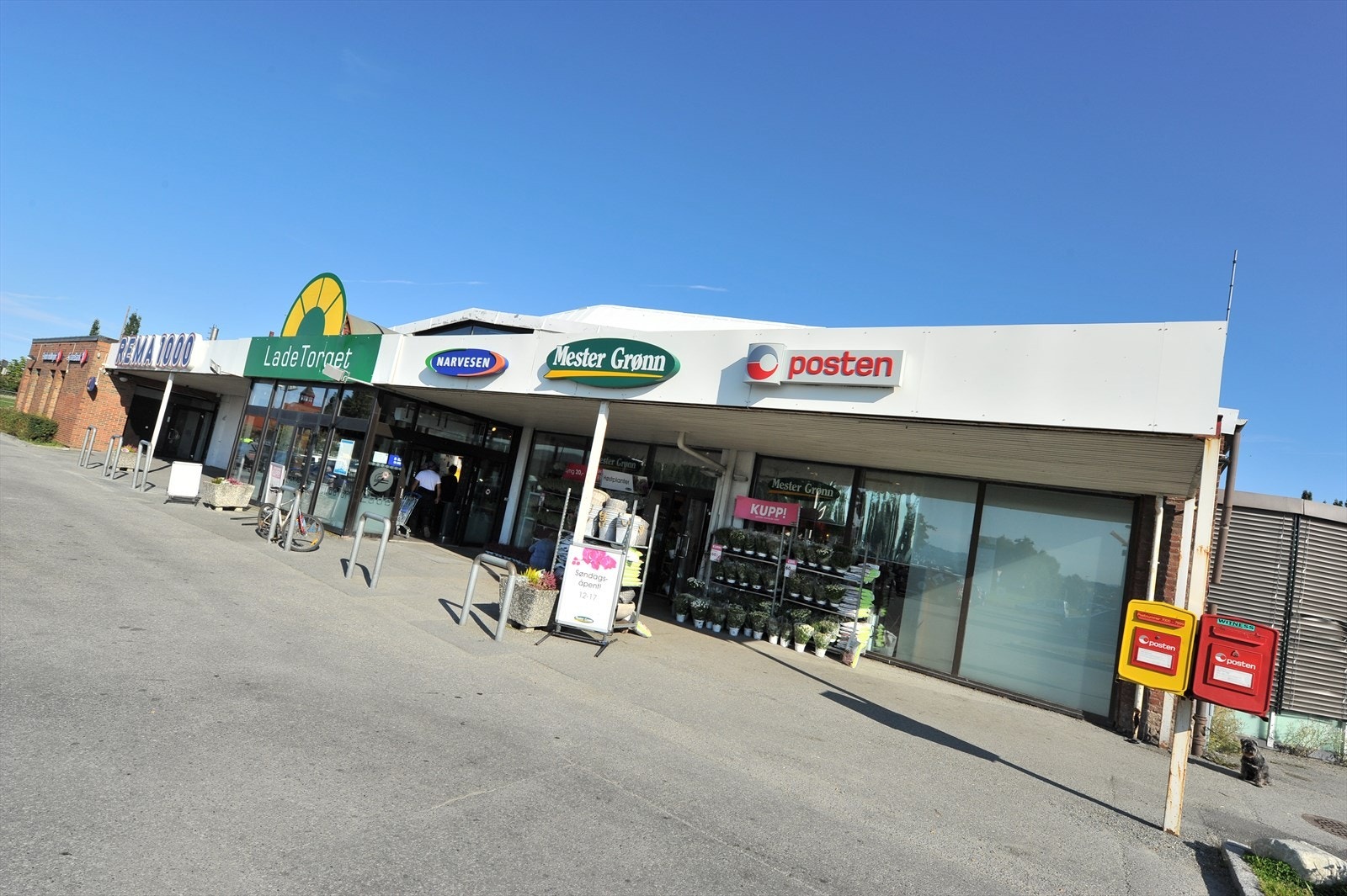 Nærbutikk på Ladetorget. Galleribilde