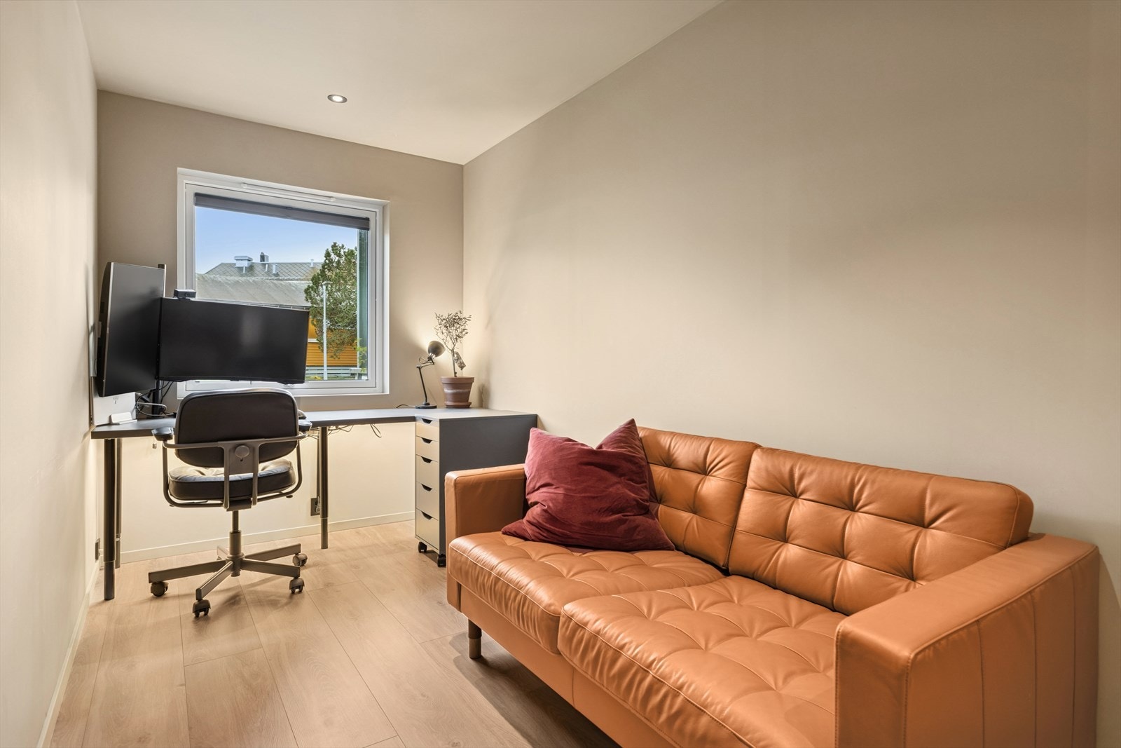 Soverom III benyttes i dag som et kontor. Galleribilde