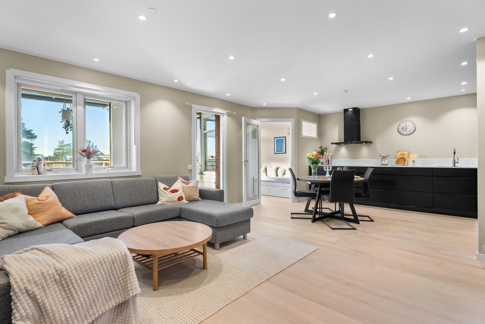 Velkommen til Bølerlia 14 - Presentert av Jimmy Phan v/ PrivatMegleren Østensjø. Galleribilde