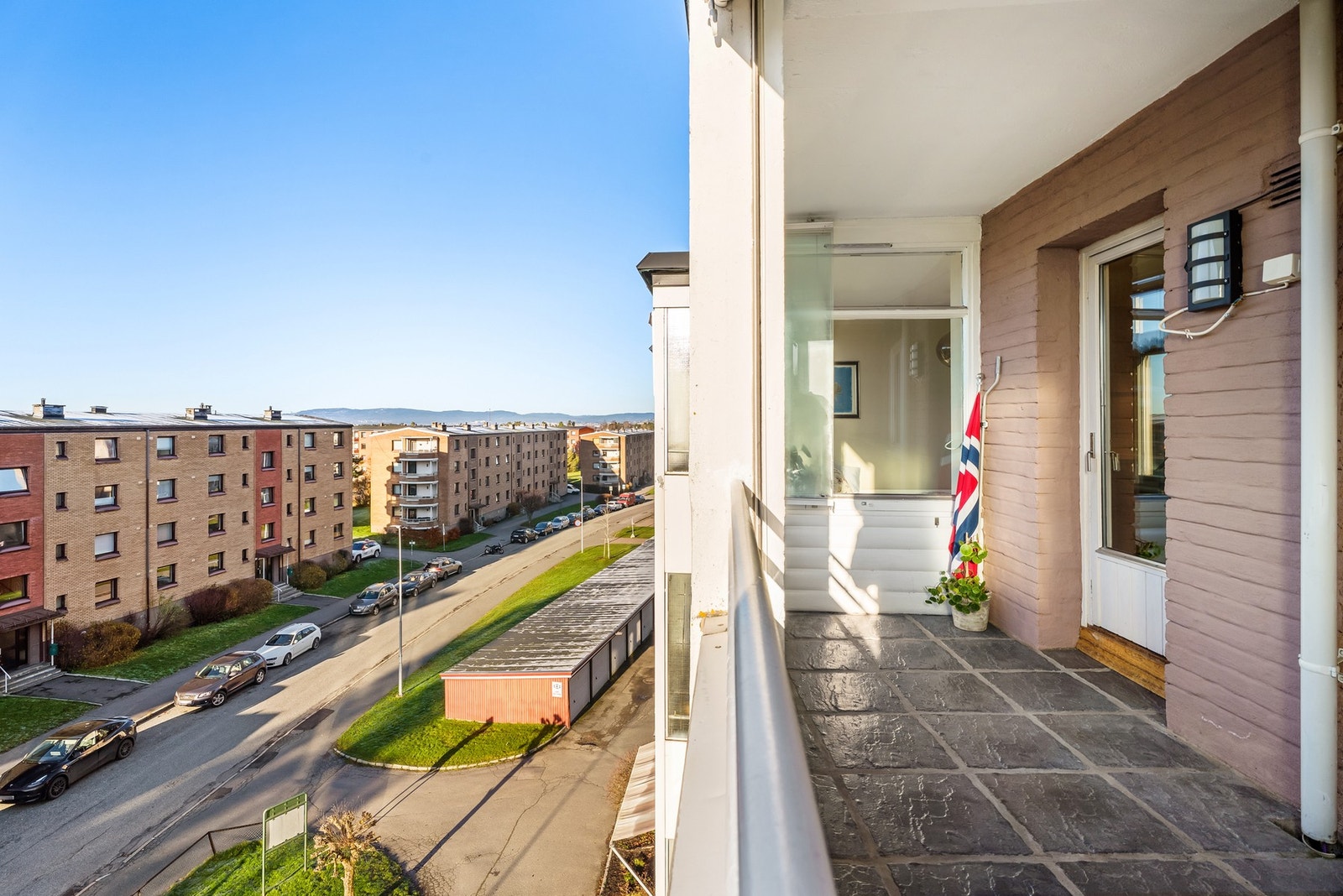 På balkongen er det tillatt med bruk av gass- eller elektrisk grill. Galleribilde