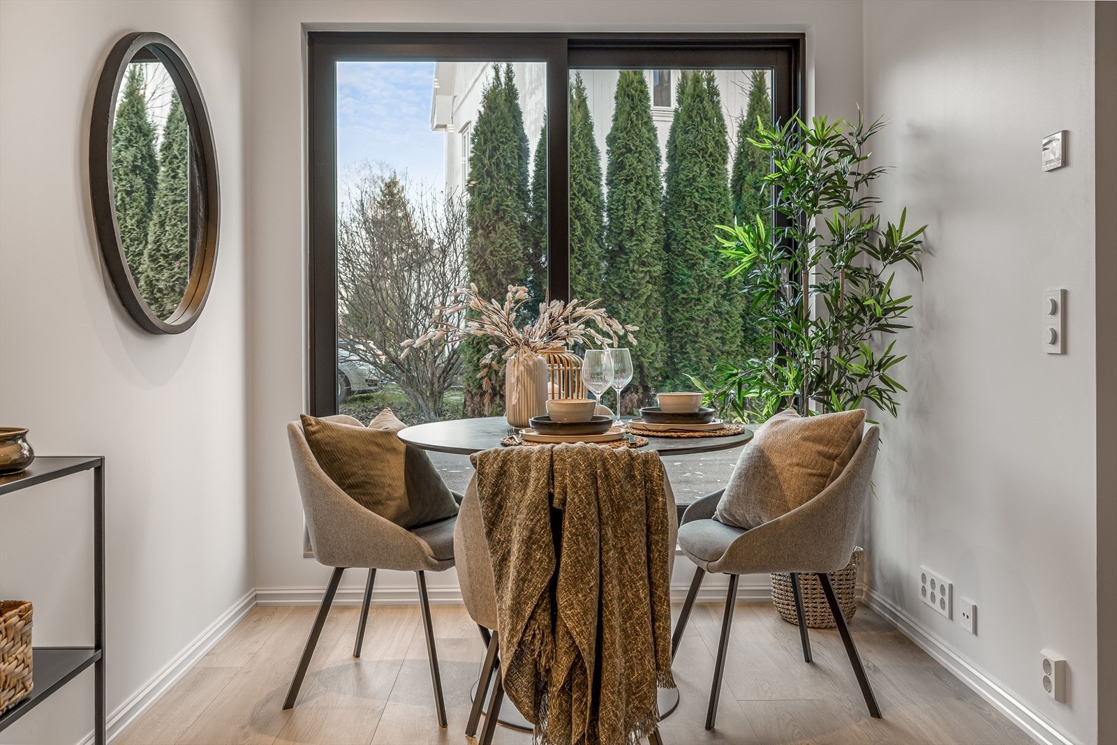 Rimelige boutgifter, samt lave kjøpsomkostninger da boligen er nyoppført og ubebodd. Galleribilde