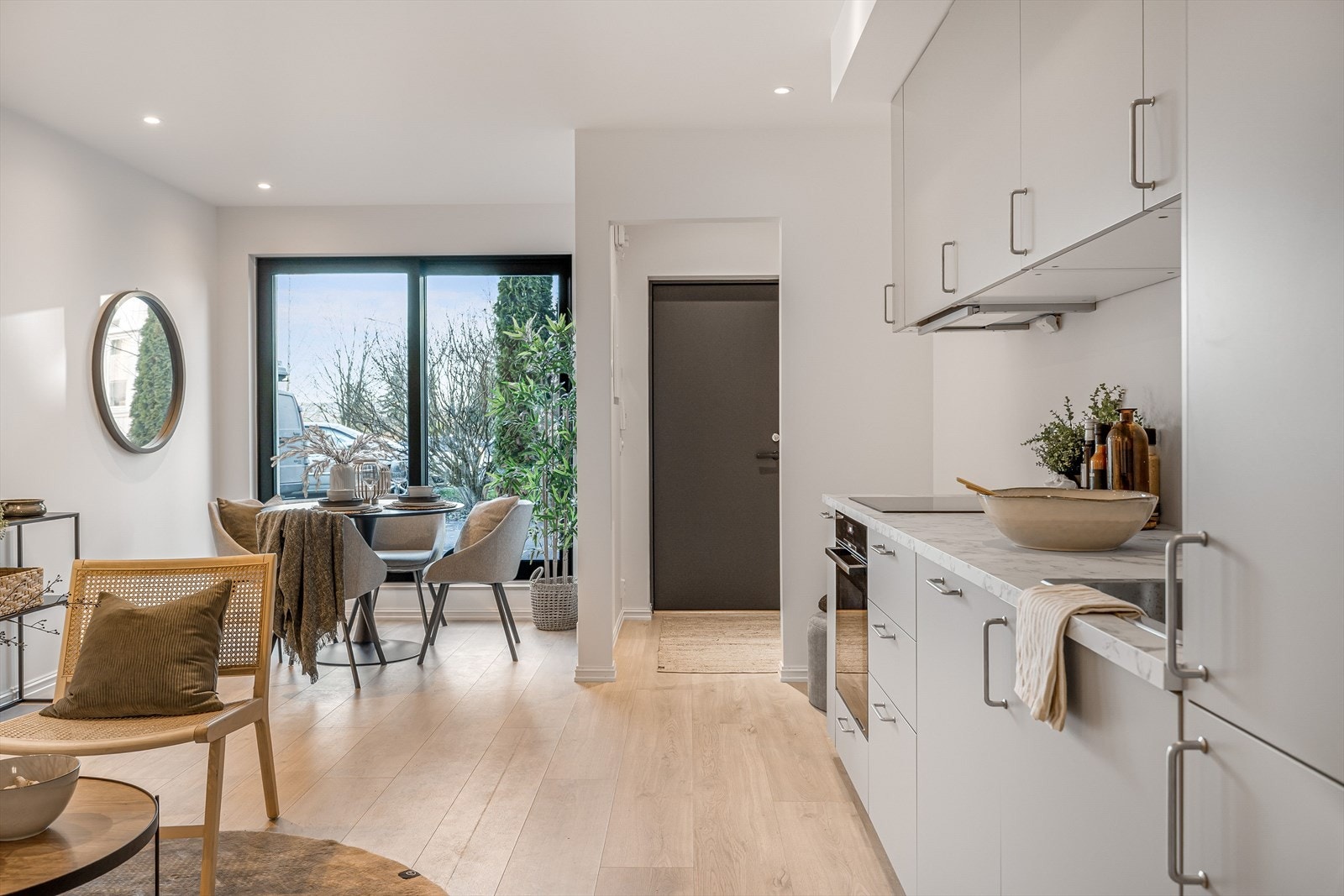 Lekker leilighet med fine detaljer. Oppvarming med vannbåren varme via bergvarme. Galleribilde