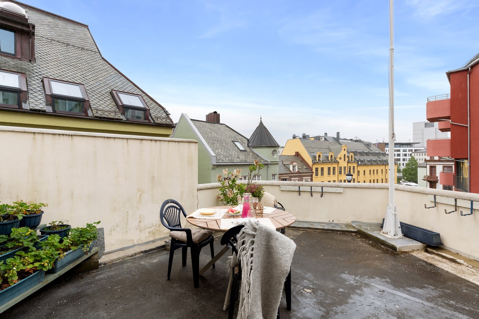 Her kan en sette seg ut med forfriskninger en fin sommerdag Galleribilde