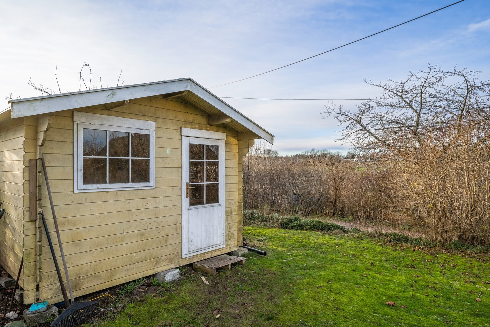 Dukkehus i hagen Galleribilde