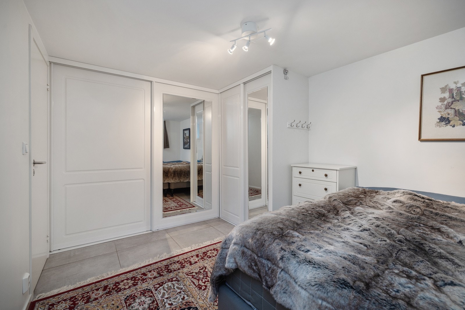 Rom benyttet som soverom - ikke byggemeldt eller godkjent. Galleribilde