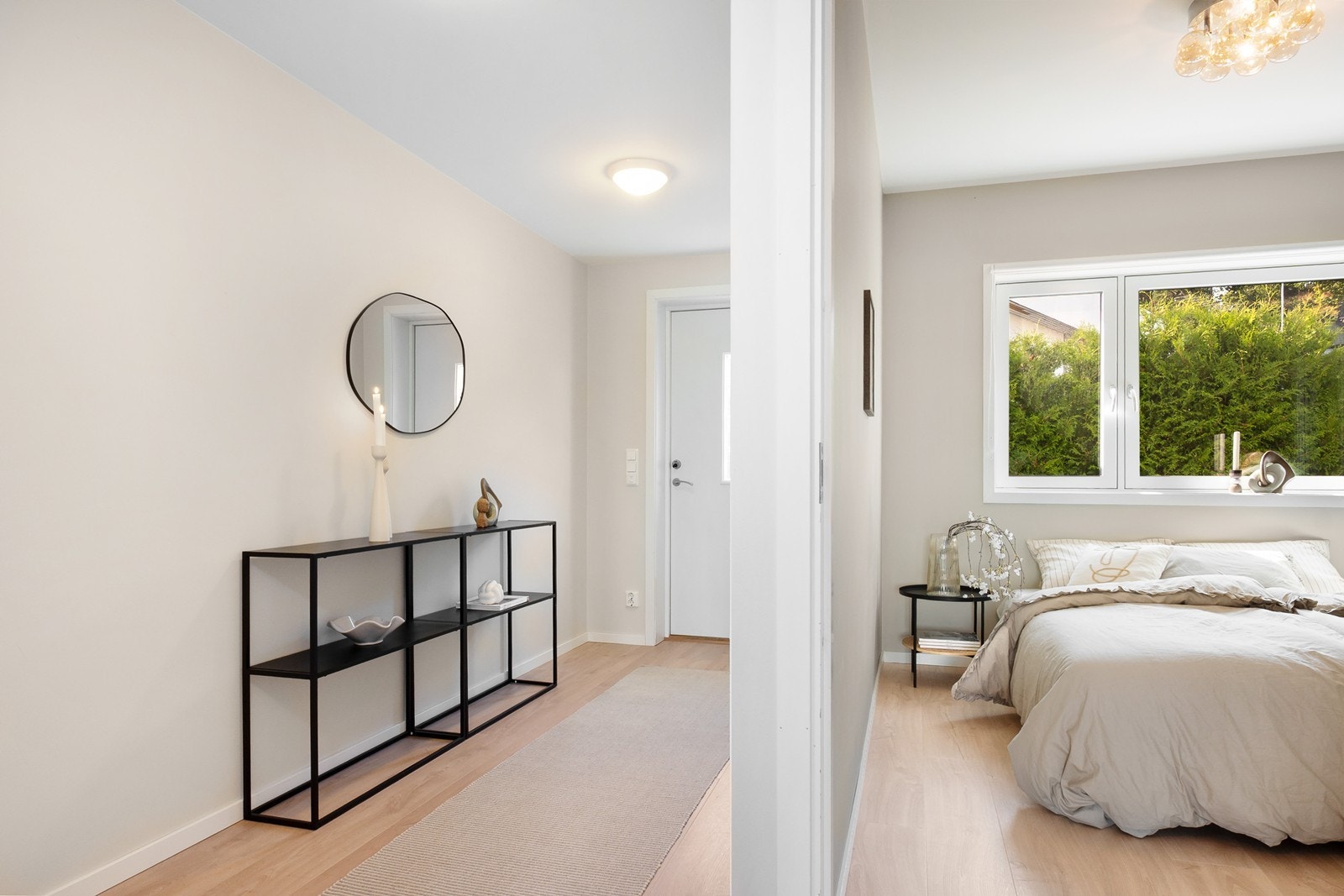 Fra gangen er det adkomst til leilighetens soverom. Galleribilde