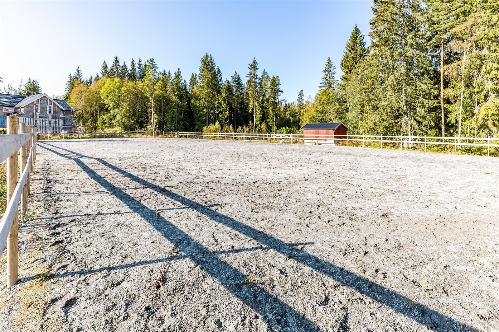 Eiendommen har egen ridebane Galleribilde