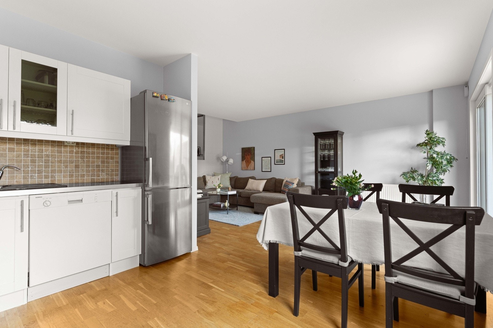 Og et naturlig område for en koselig spisestue Galleribilde