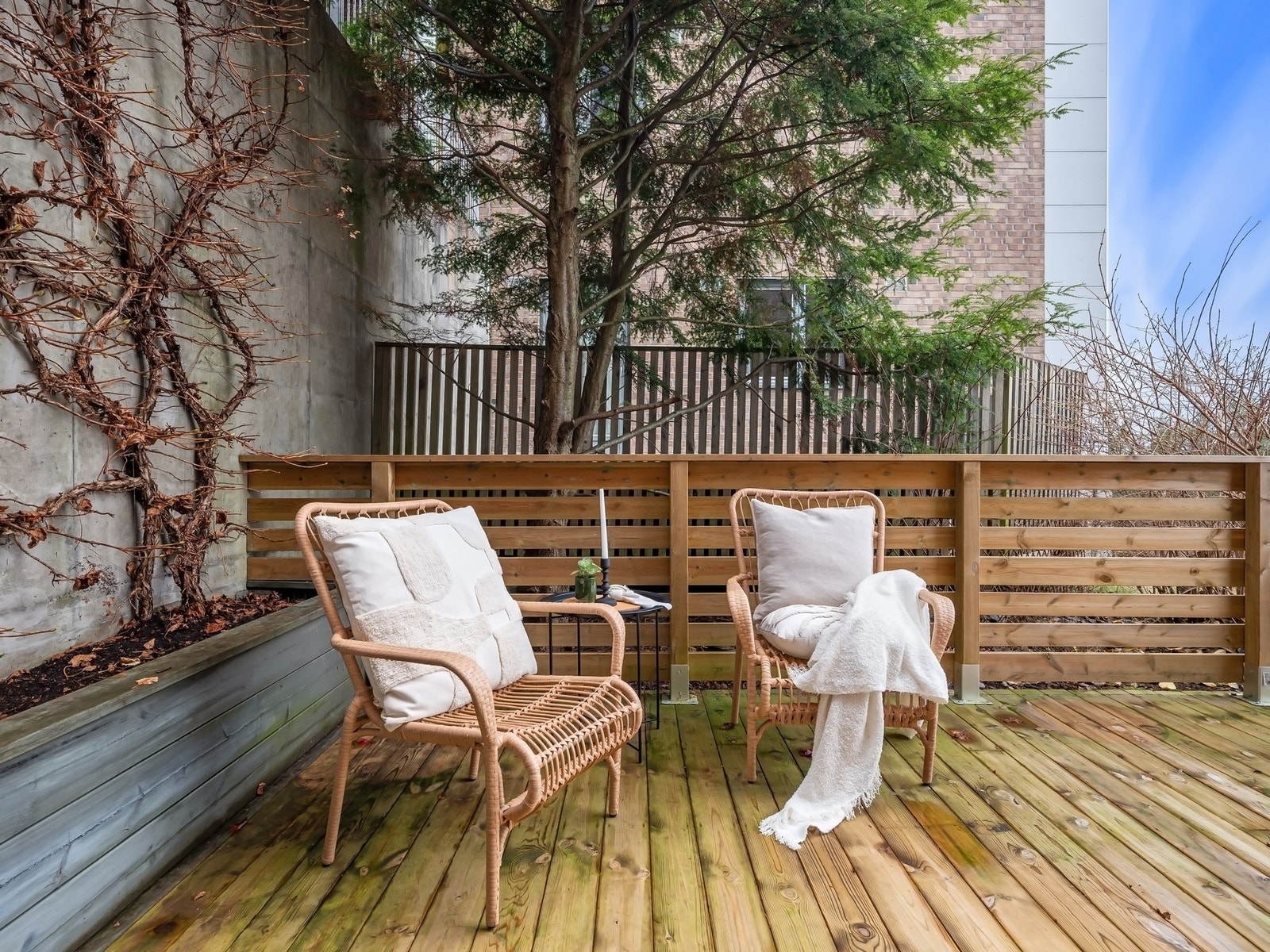 Terrassen er nybygget og ligger sørvestvendt Galleribilde