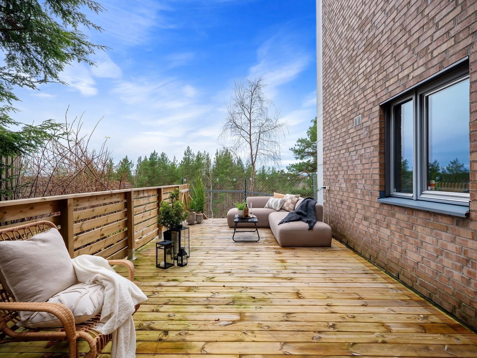 Unik 6-roms leilighet med balkong og uteplass - flott utsikt - 2 garasjeplasser - 4 soverom Galleribilde