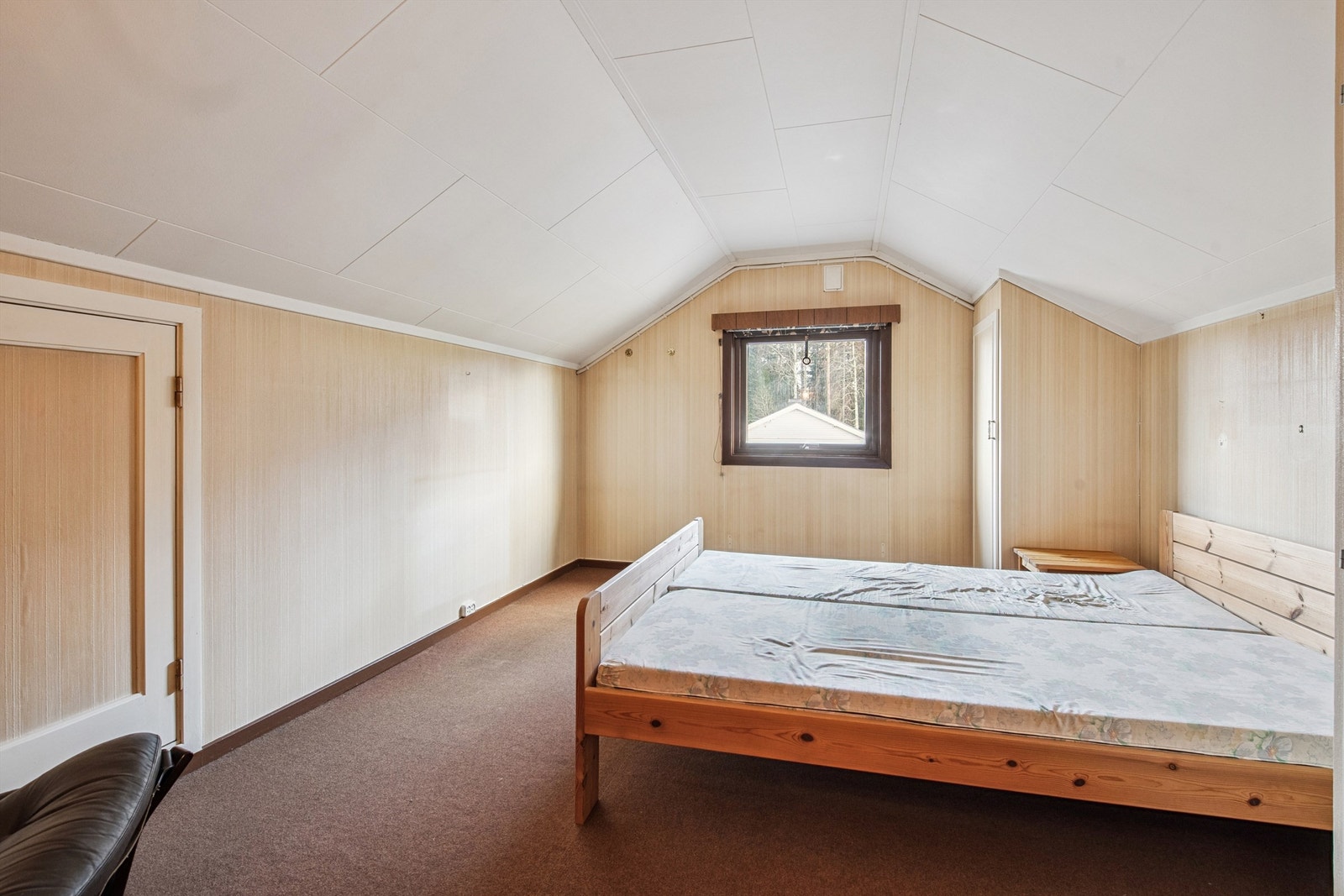 Rommene er imidlertid ikke godkjent for varig opphold, da vinduene ikke tilfredsstiller dagens krav til rømningsvei og dagslysflate Galleribilde