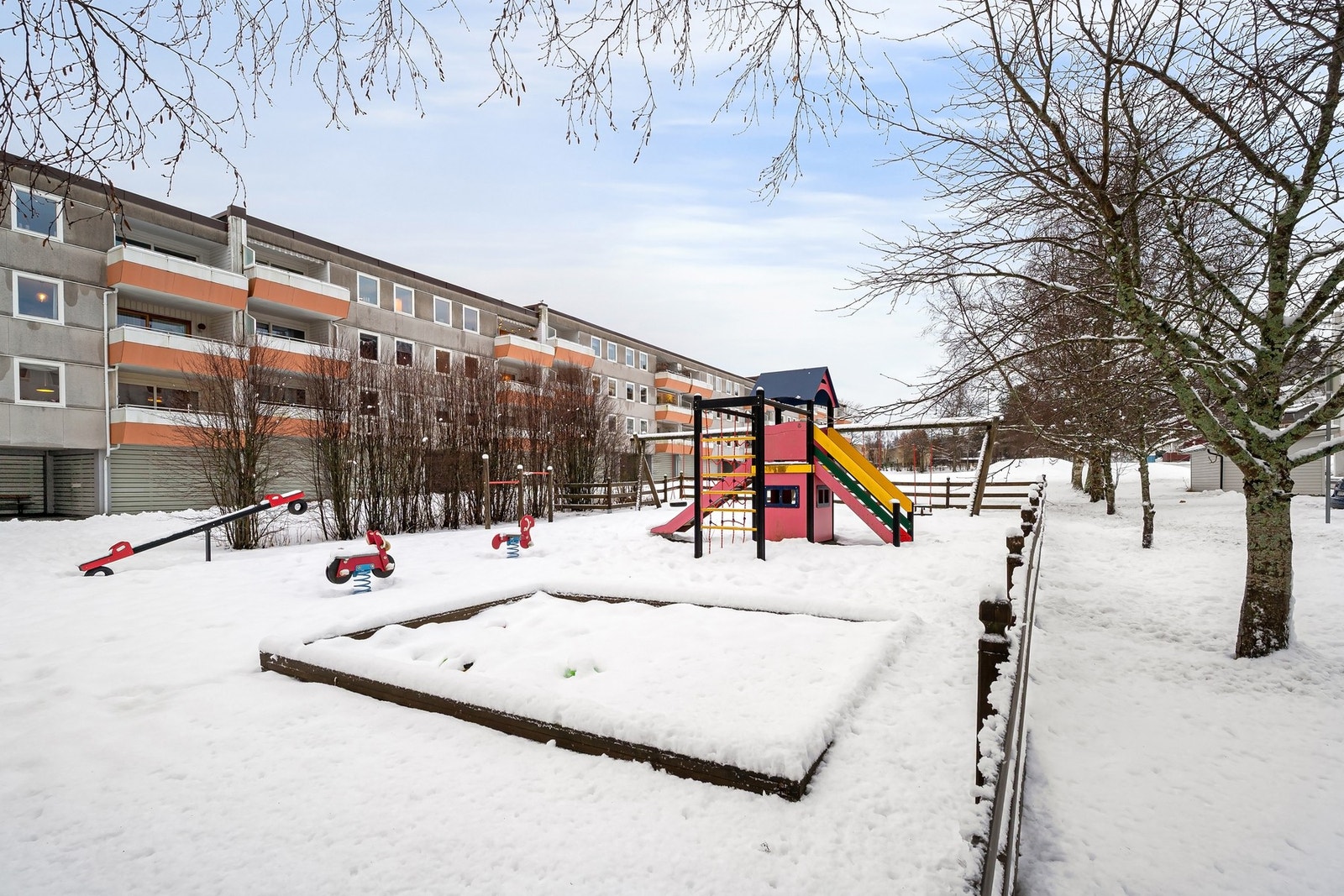 Flotte fellesarealer mellom blokkene. Galleribilde