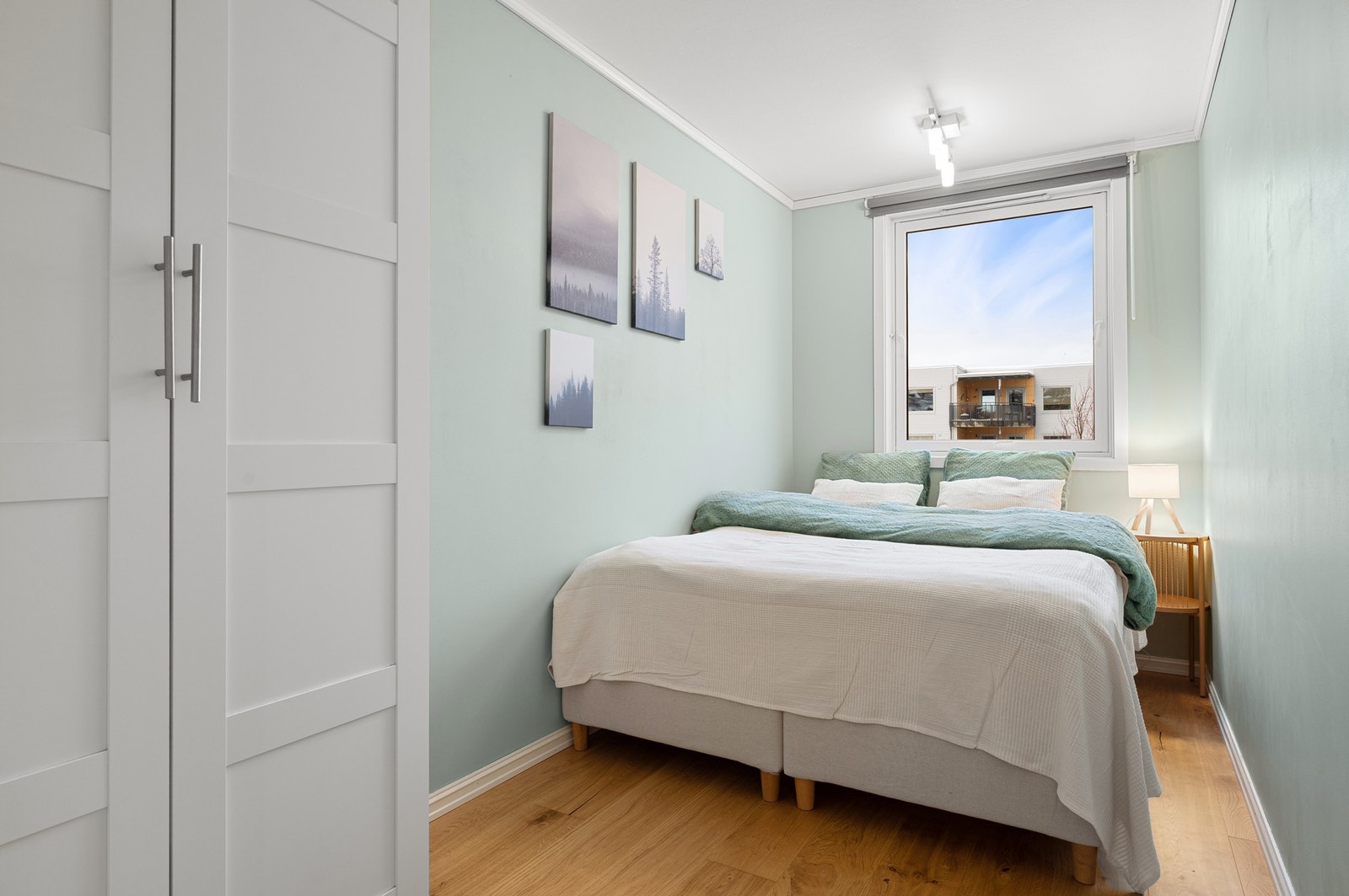 Soverom 2 på 7,7 kvm. Galleribilde