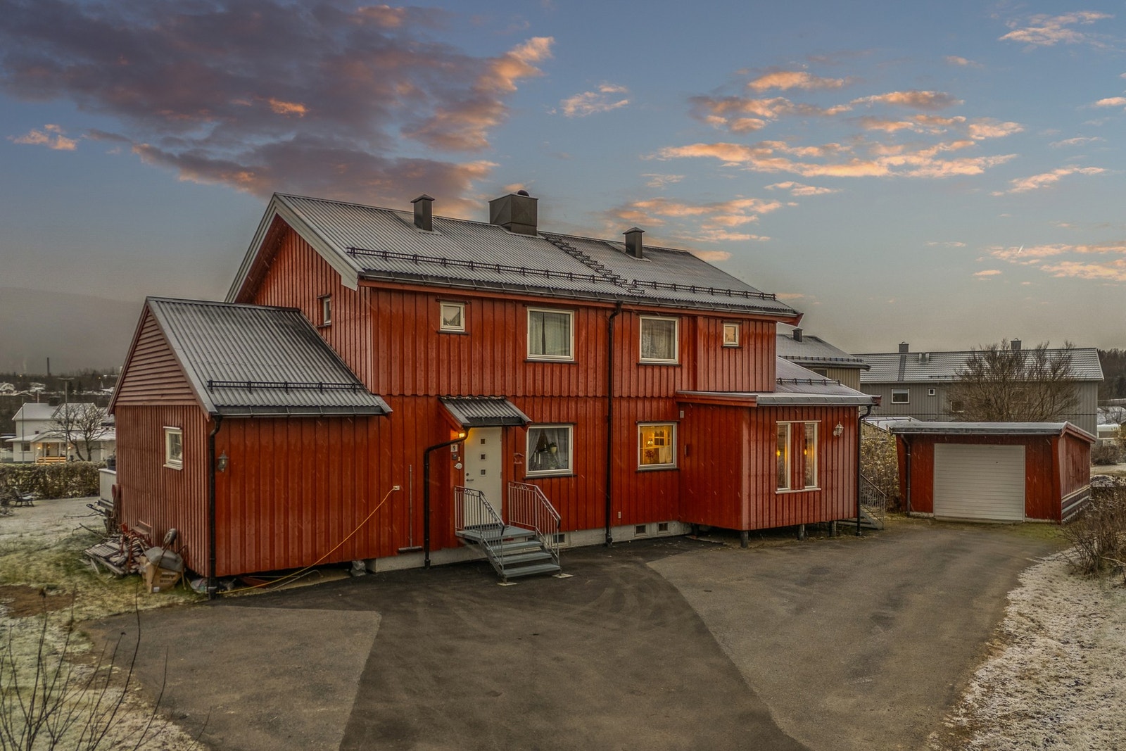 Det følger med egen garasje Galleribilde