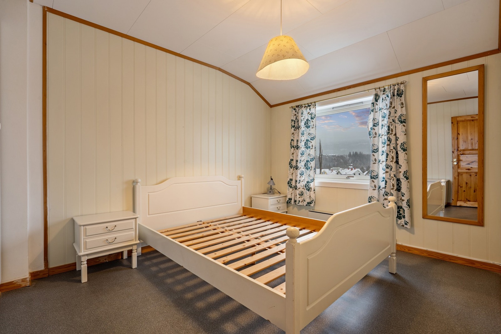 I 2. etasje er det 3 soverom Galleribilde