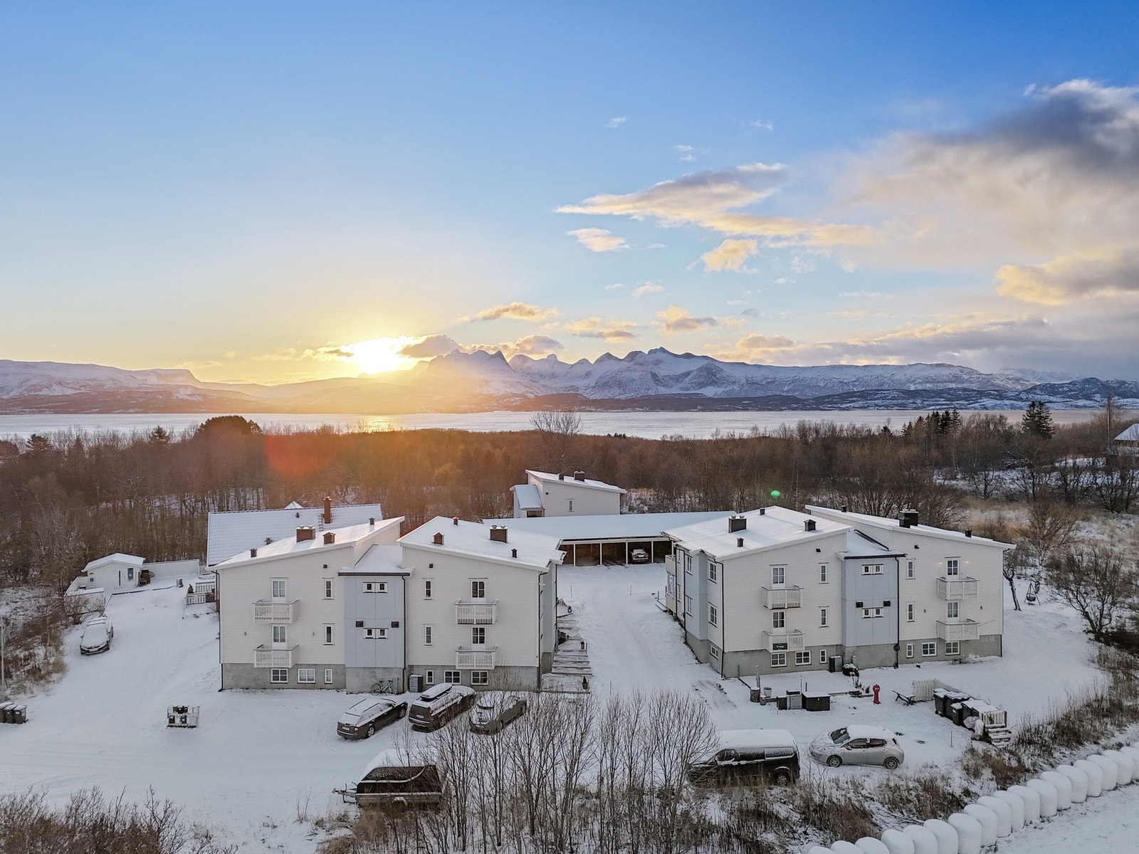 Med plassering på Bertnes kan du nyte rolige omgivelser og nærhet til fine turmuligheter. Galleribilde