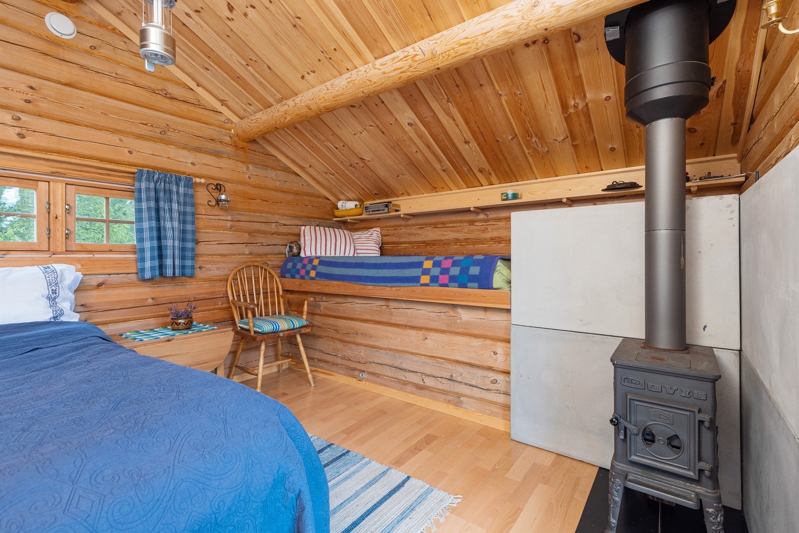 Vedovn i rommet gir god og lun varme. Galleribilde