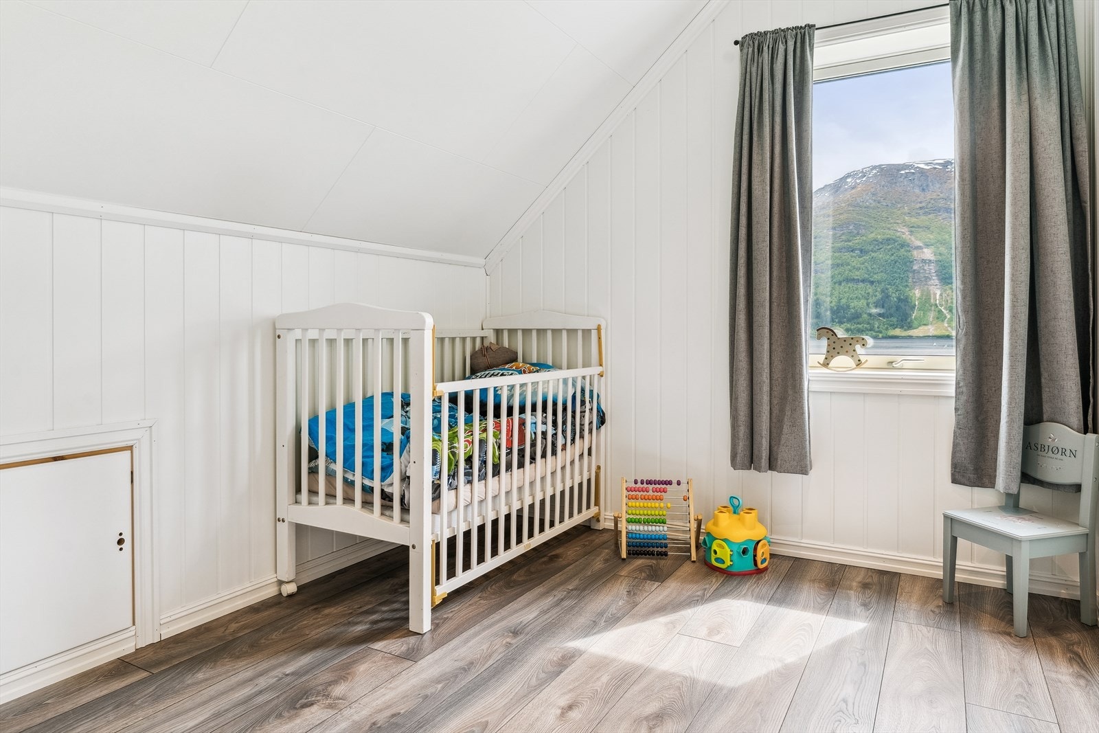 Soverom IV, i loftetasje Galleribilde