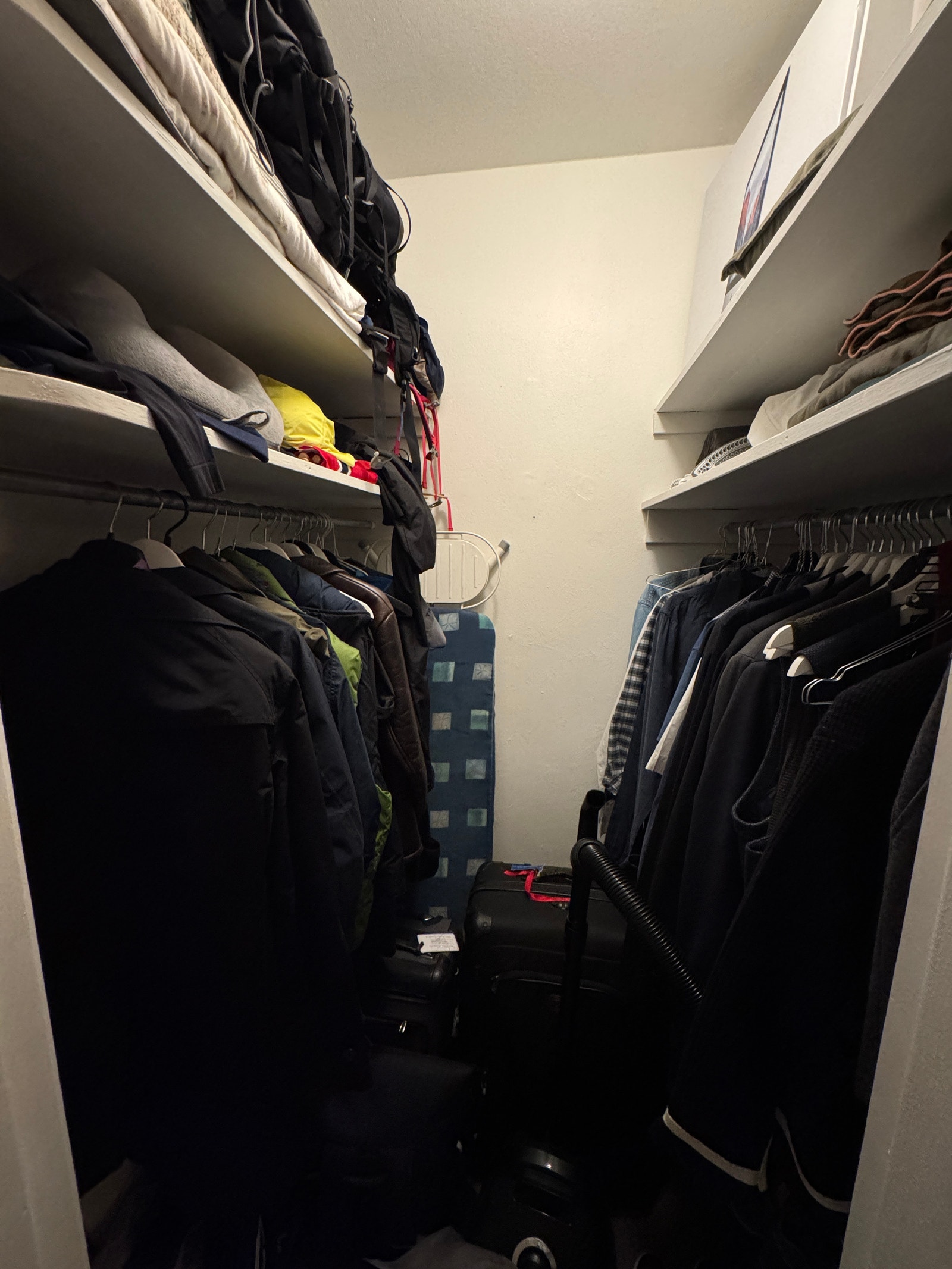 Garderobe i entré Galleribilde