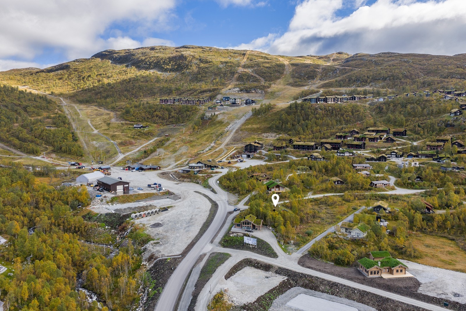 Vågslid har historisk sett en meget snøsikker beliggenhet. Flotte turløyper, bademuligheter i fjellvann, jakt og fiske. Området kan tilby flere soltimer enn de fleste vinterdestinasjonene det er naturlig å sammenlikne seg med. Galleribilde