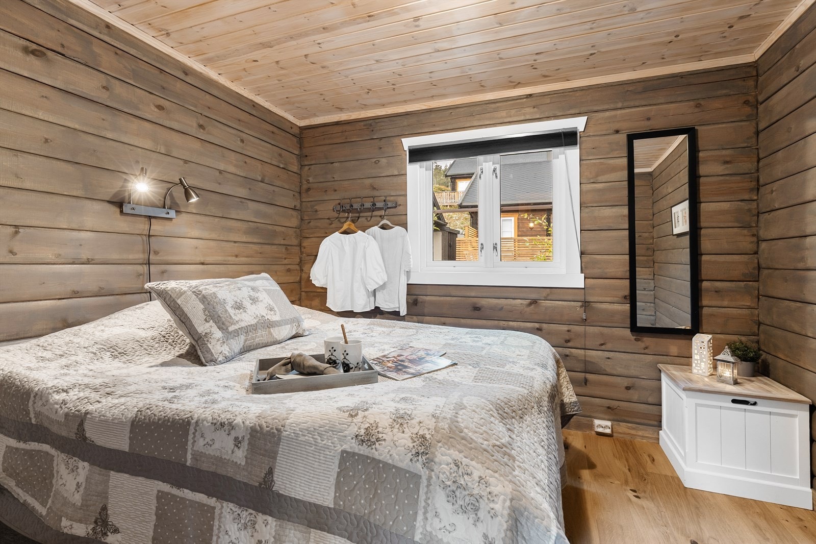 Romslig soverom i første etasje. Galleribilde