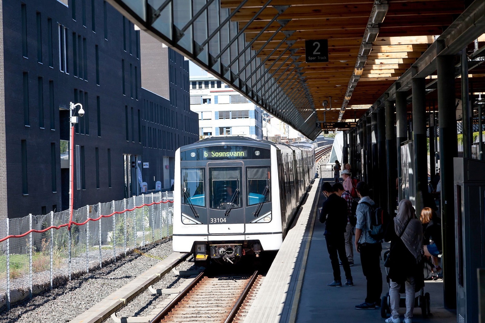 God dekning av offentlig kommunikasjon, med gangavstand til både buss, trikk og T-bane. Galleribilde