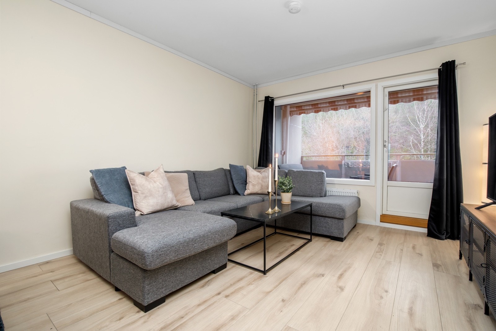 Flere av møbelene kan etter avtale følge med salget uten ekstra kostnad - ta kontakt med megler for mer informasjon om hvilke møbler dette er Galleribilde