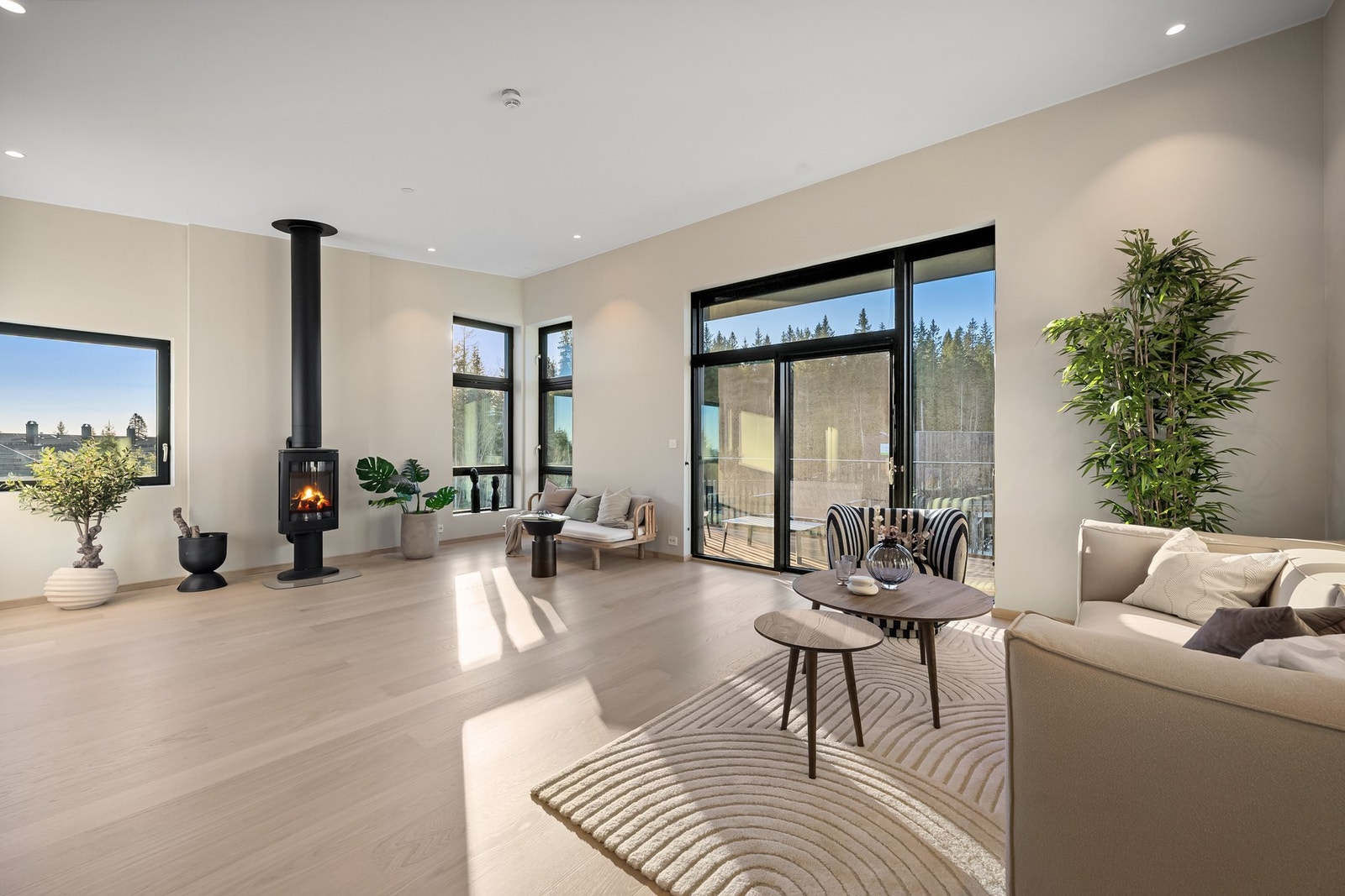 Velkommen til Ullveien 74, presentert av Vegar Giæver v/ EIE eiendomsmegling. Galleribilde