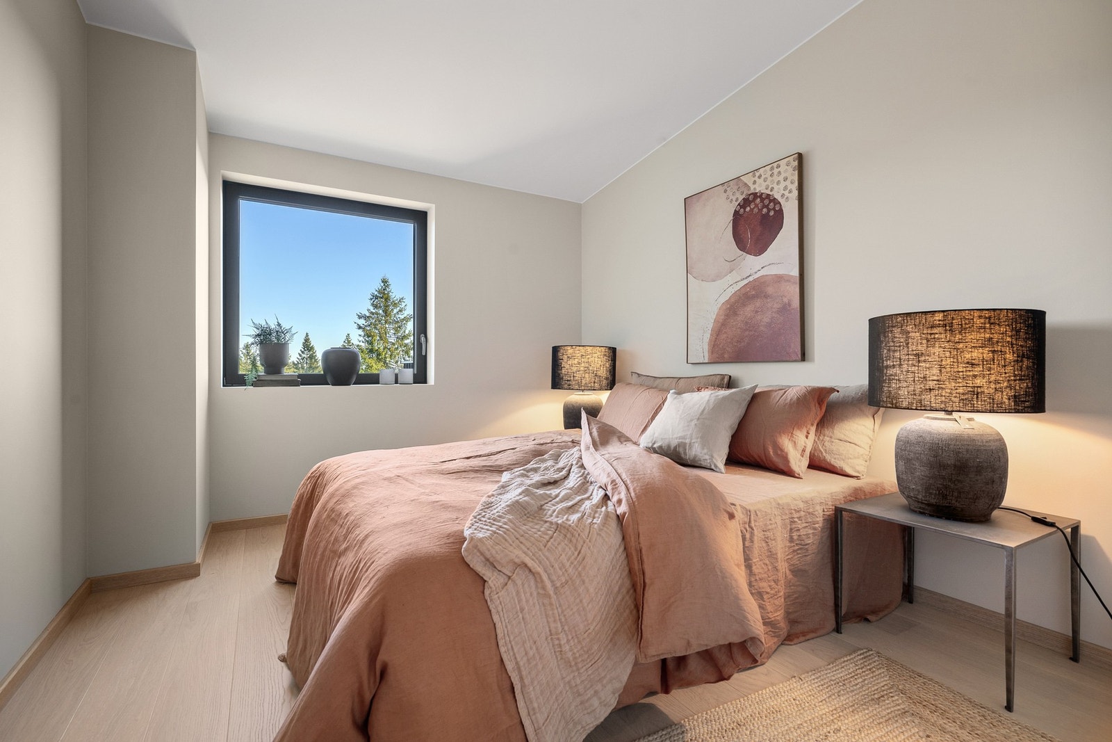 Soverom 2 har også en praktisk suiteløsning med eget bad. Galleribilde