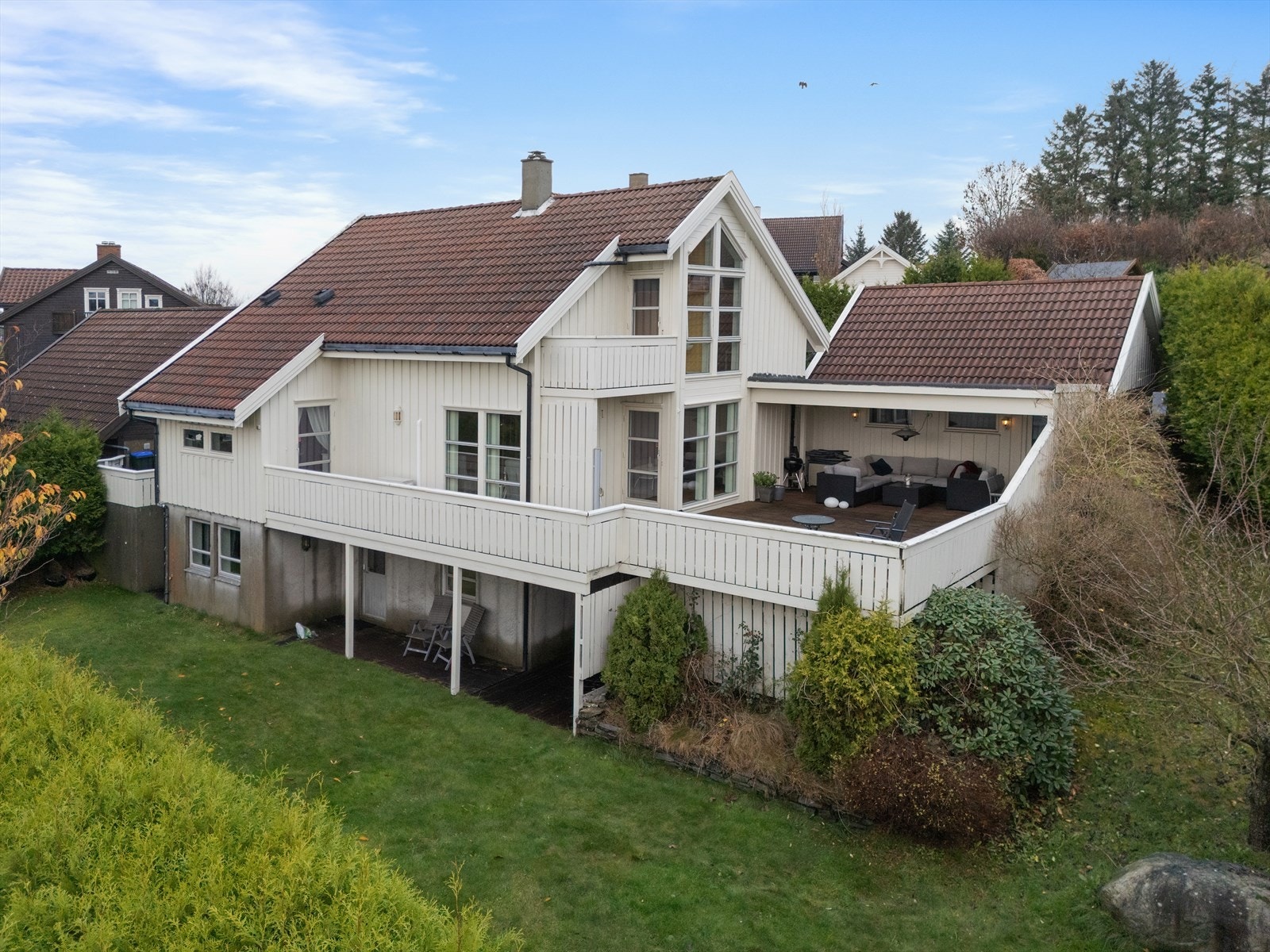 Monica Mørk Aase i EiendomsMegler 1 Jærmegleren presenterer Skjeraberget 85! Fotograf: Asle Breiteig Haukland Galleribilde