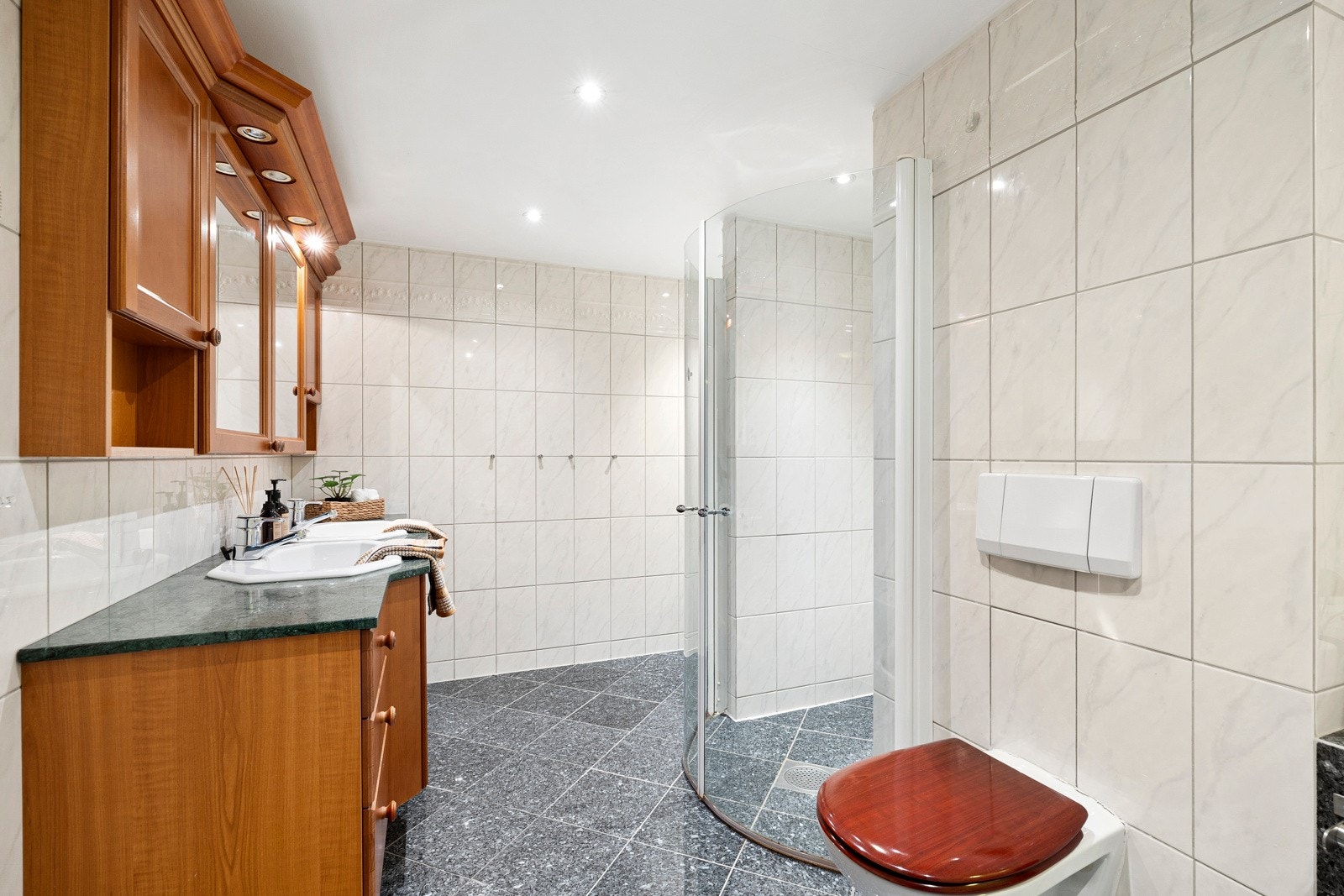 Flislagt baderom Galleribilde