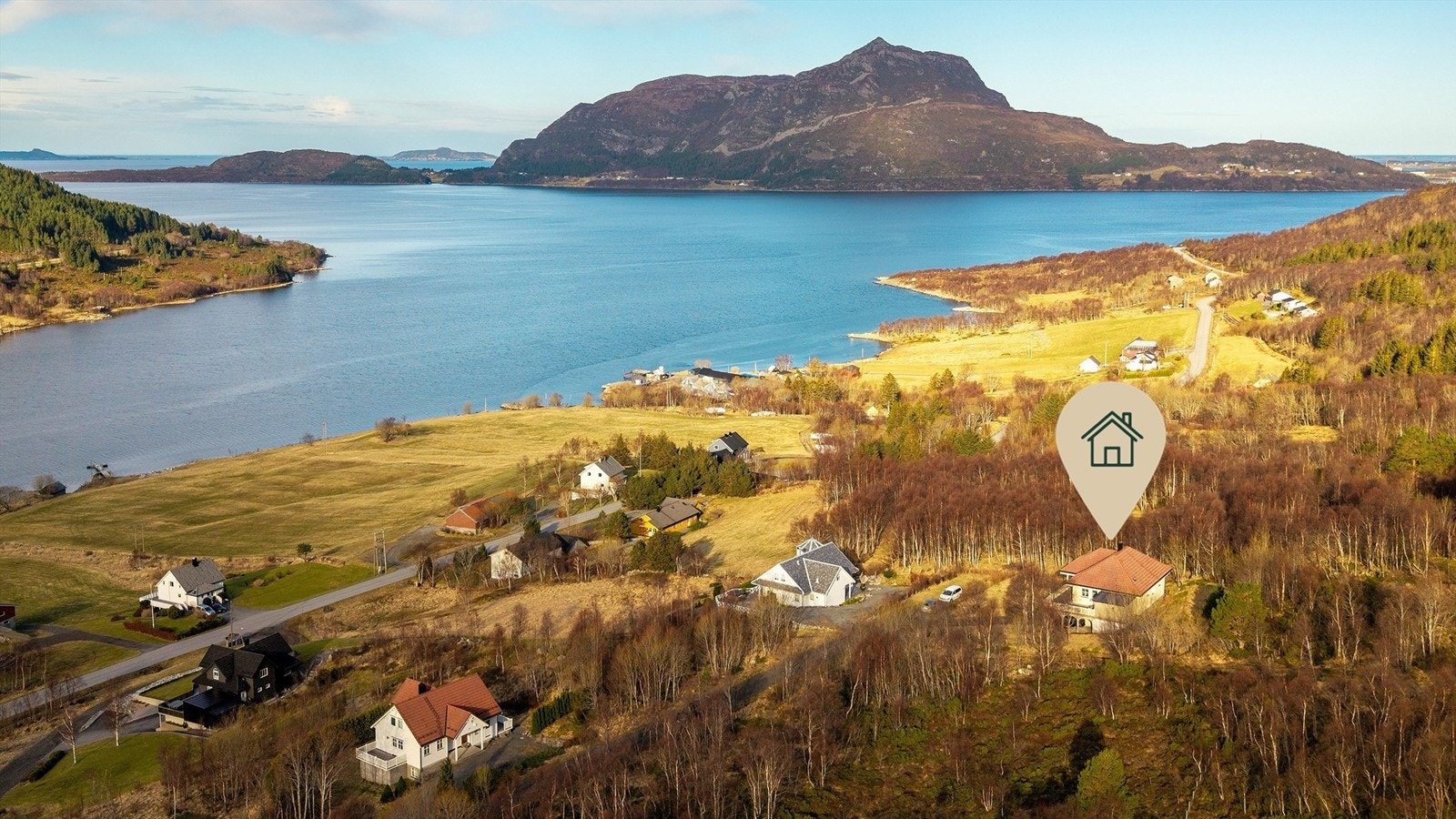 Krogsveen Sunnmøre v/Eiendomsmegler Christian Nogva Aarseth har gleden av å presentere Vestrefjordvegen 755 Galleribilde