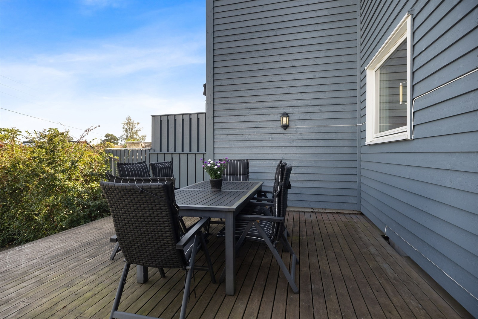 Inviter venner og familie til hyggelige måltider. Galleribilde